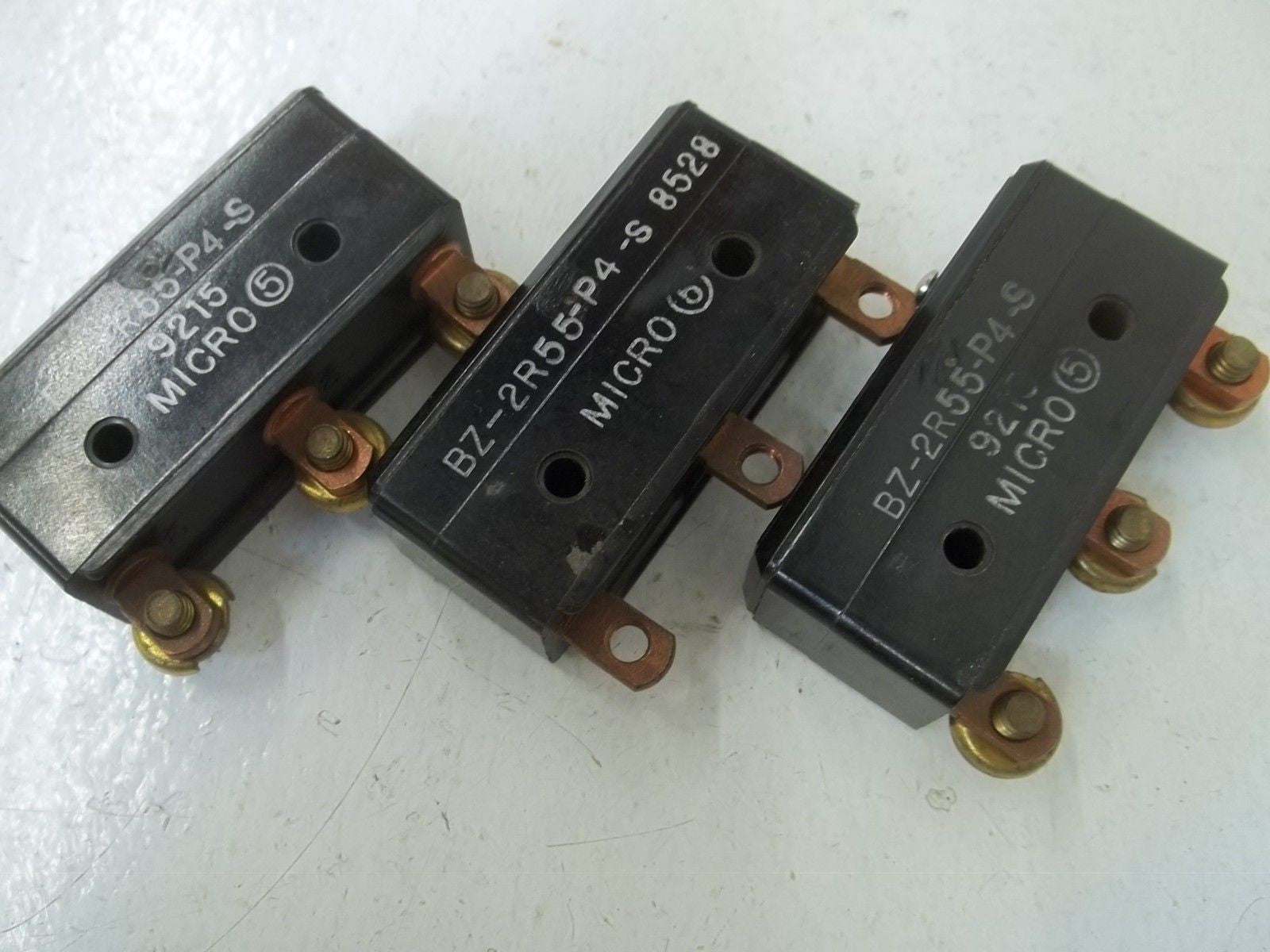 LOT OF 3 MICROSWITCH BZ-2R55-P4-S LIMIT SWITCH *USED*
