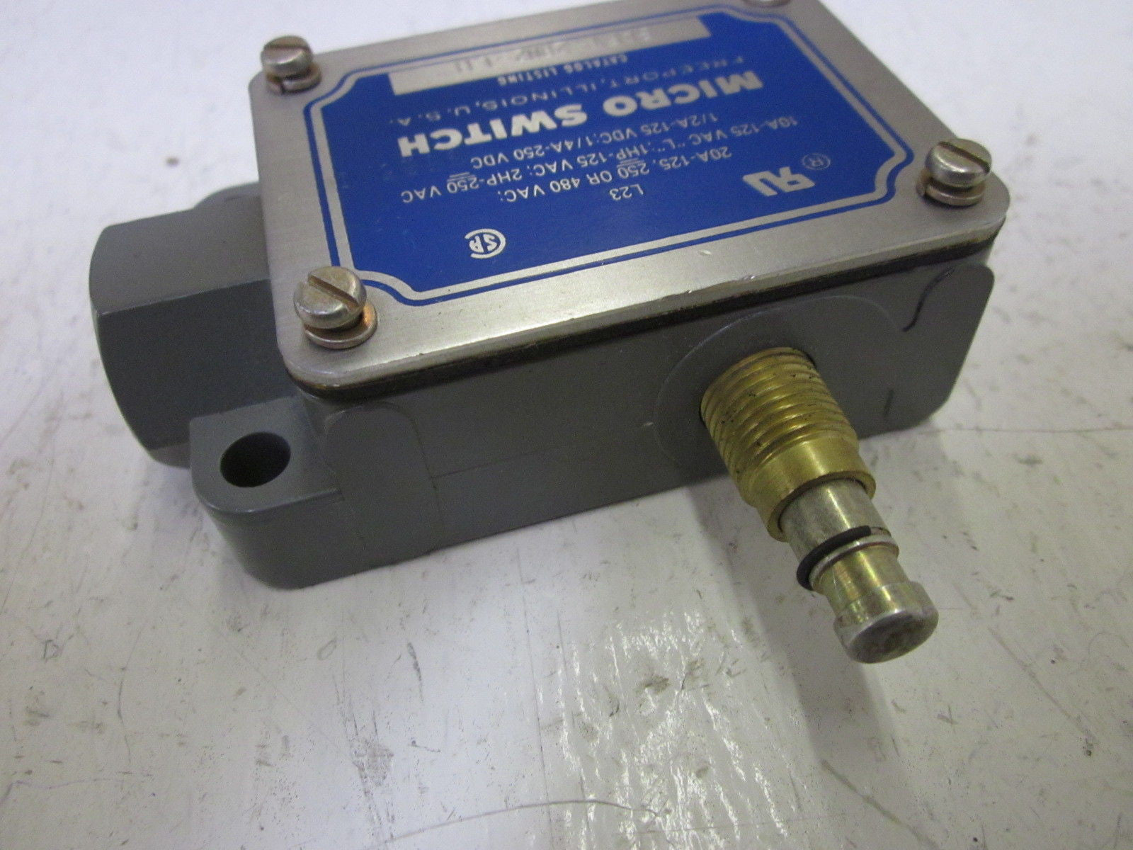 MICROSWITCH BAF1-2RN2-LH LIMIT SWITCH (GREY)(AS PICTURED) *NEW NO BOX*