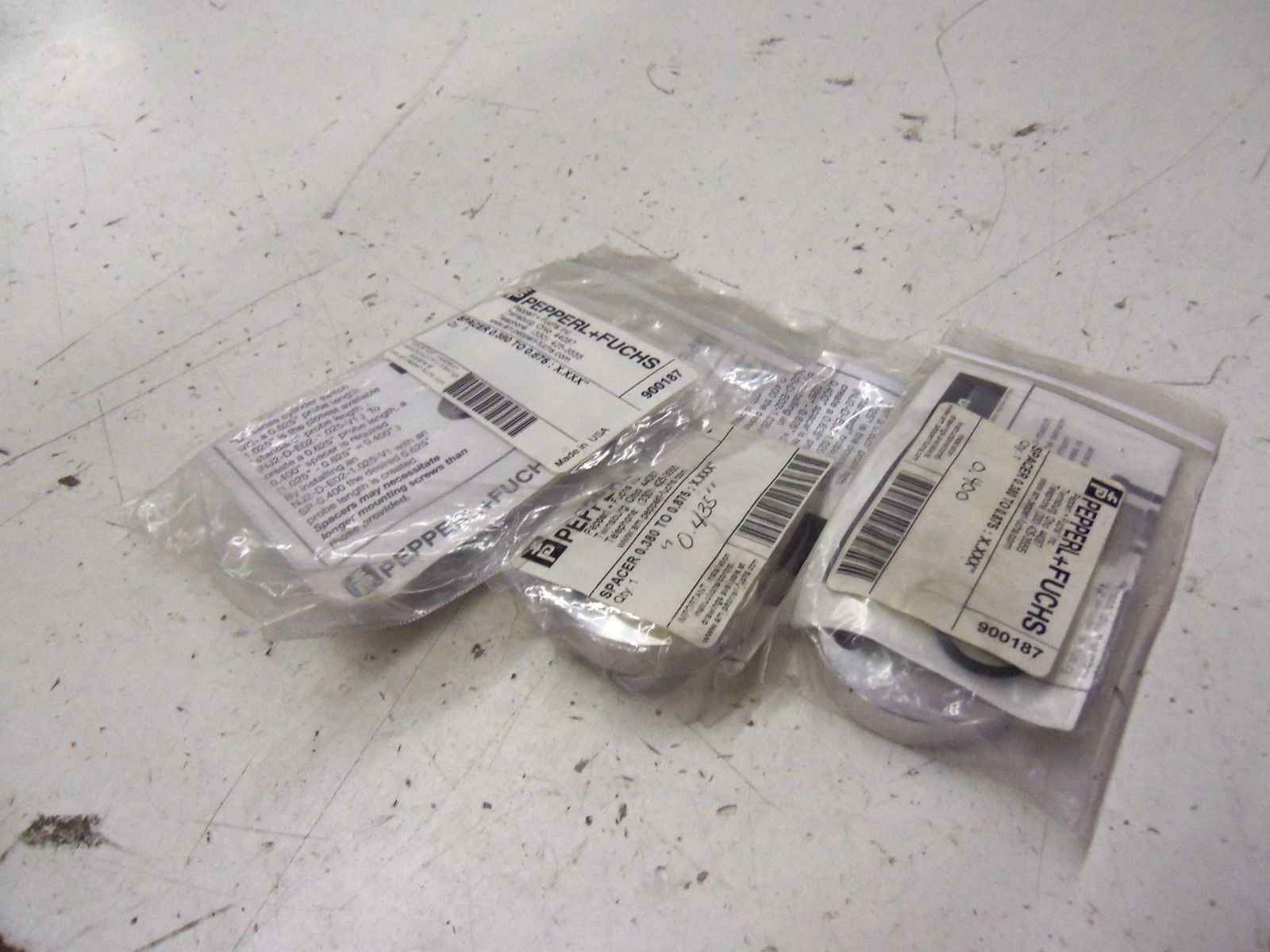 LOT OF 3 PEPPERL+FUCHS 0.380 TO 0.875 *NEW IN BAG*