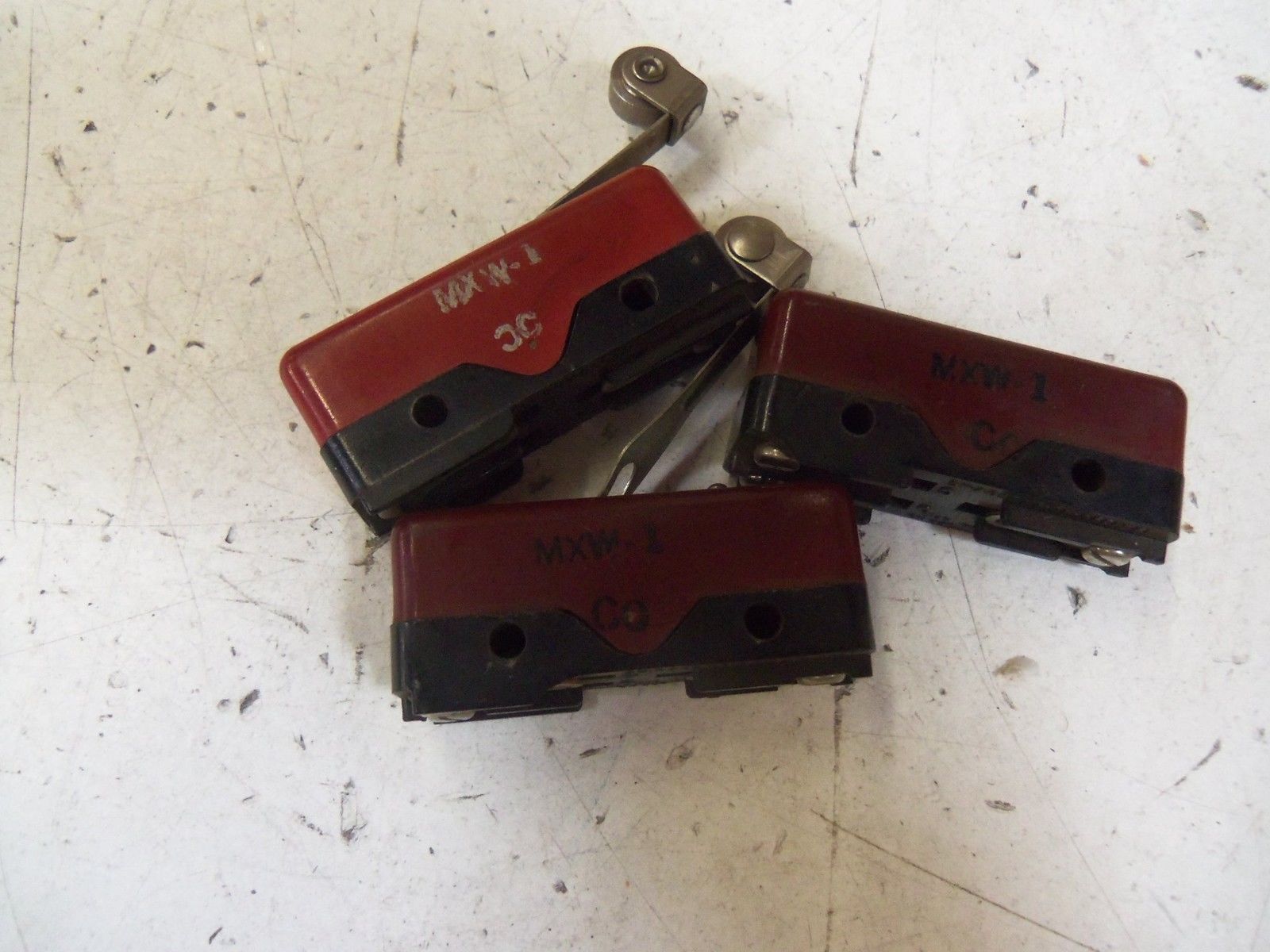 LOT OF 3 UNIMAX SWITCH MXW-1 *USED*
