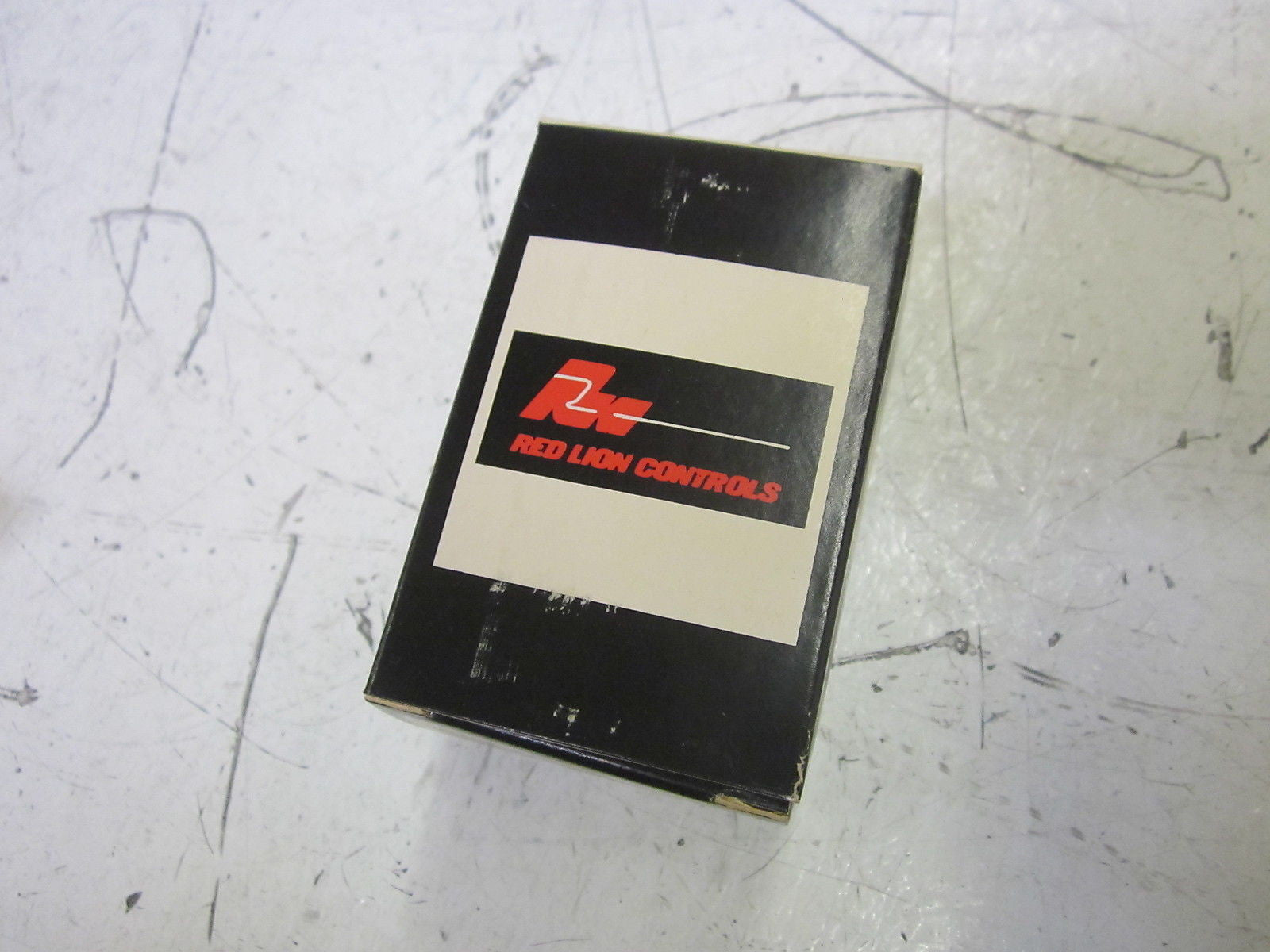 RED LION CONTROLS OMD00000 OUTPUT MODULE  *NEW IN BOX*