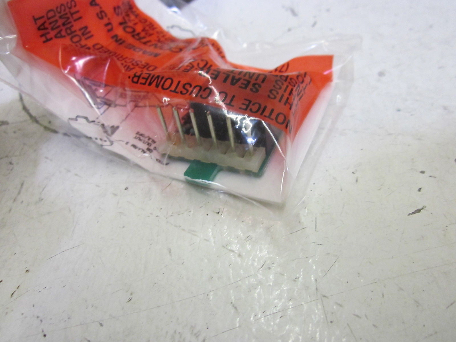 RED LION CONTROLS OMD00000 OUTPUT MODULE  *NEW IN BOX*