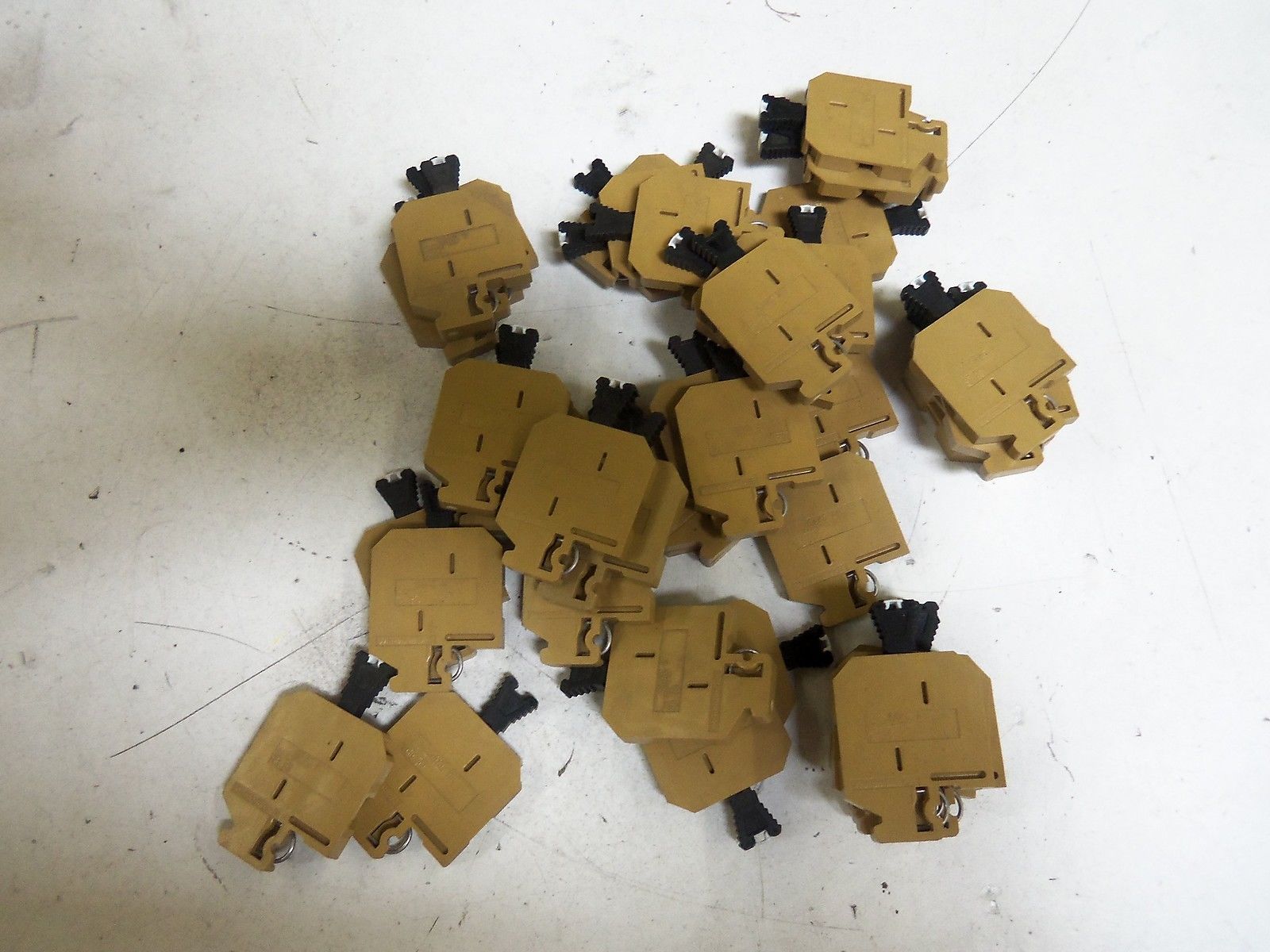 LOT OF 46 WEIDMULLER SAKC4 *USED*