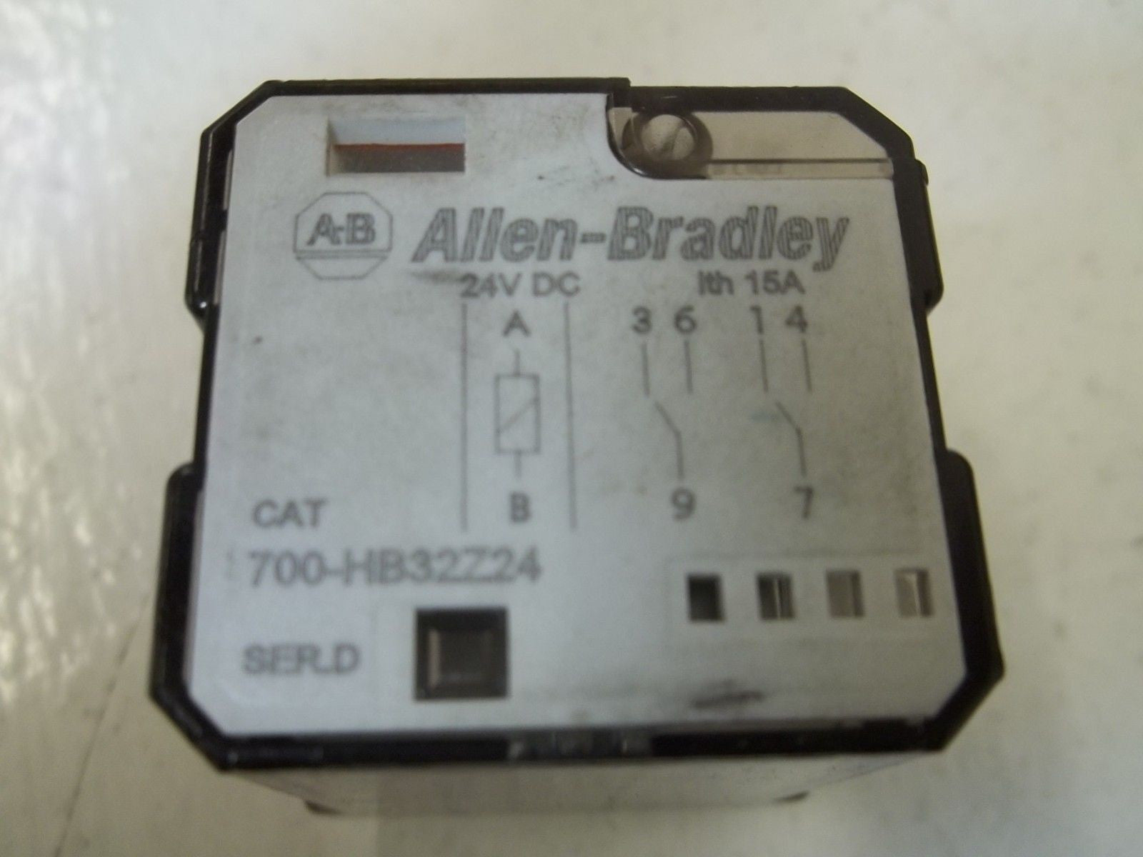 LOT OF 4 ALLEN BRADLEY 700-HB32Z24 SER.D *USED*