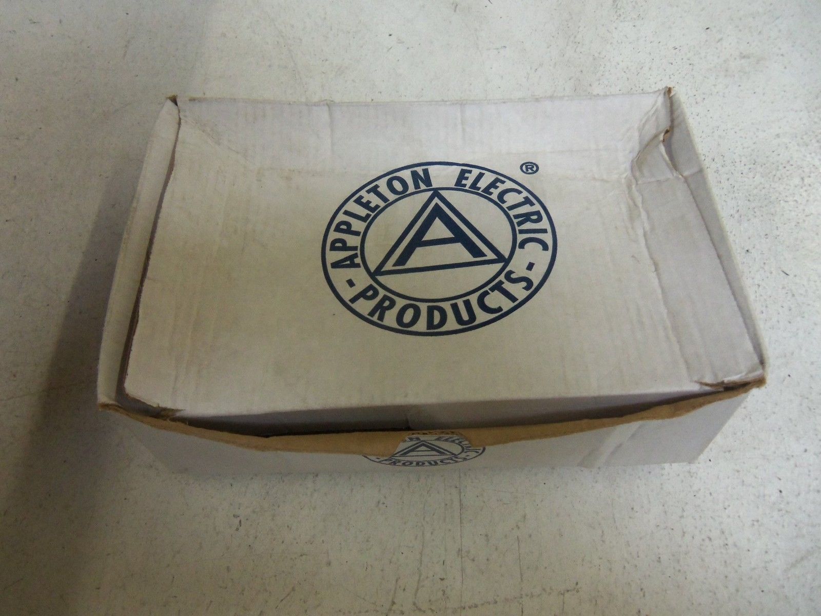 LOT OF 4 APPLETON APPLB17 CONDUIT *NEW IN BOX*