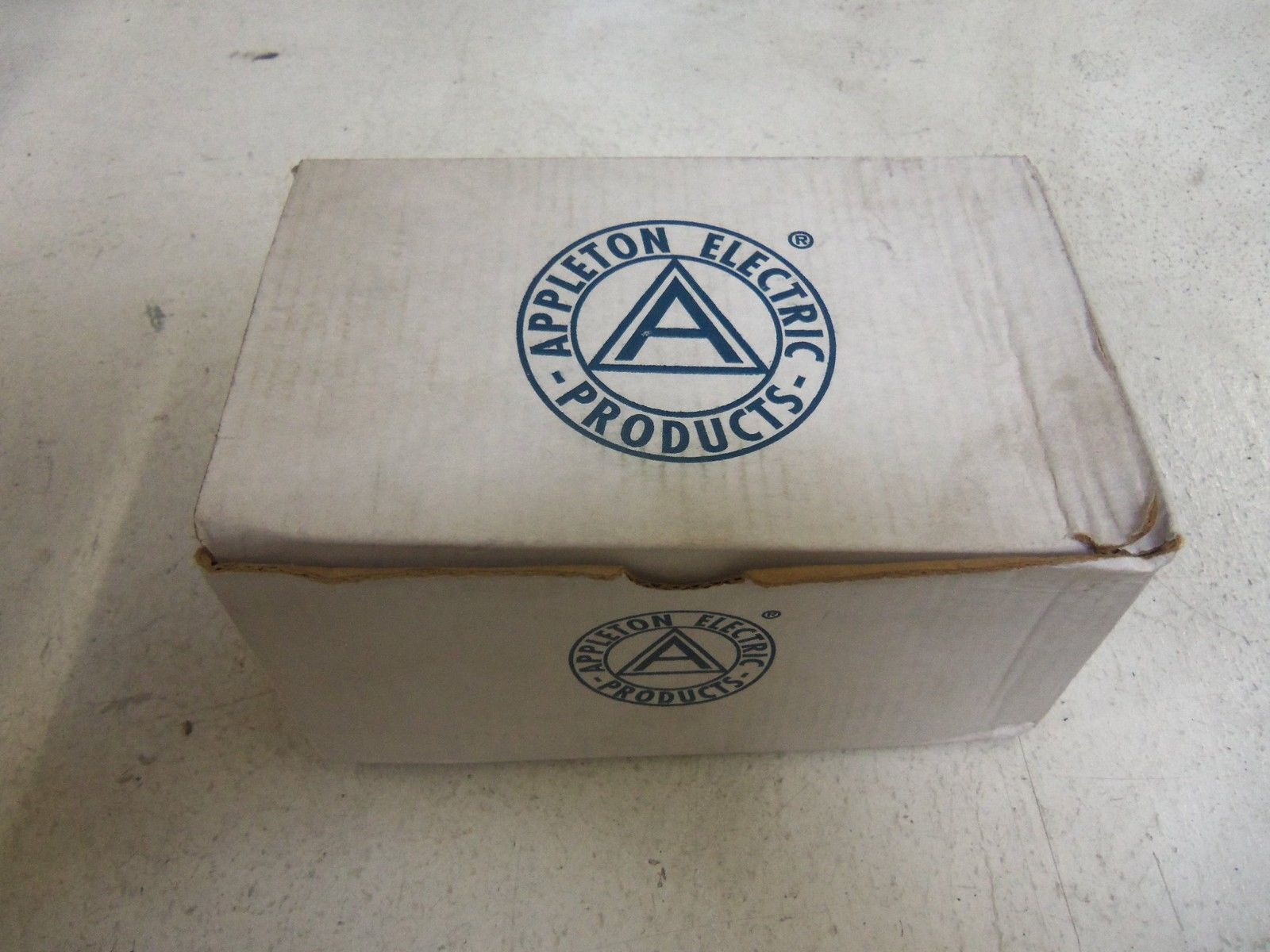 LOT OF 4 APPLETON LR75-M CONDUIT *NEW IN BOX*