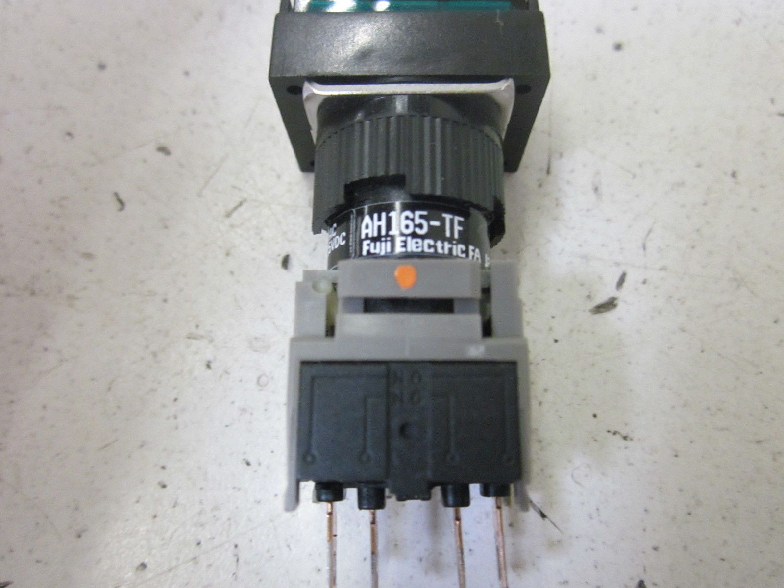 LOT OF 4 COMMAND SWITCH AH164-TF *NEW IN BOX*