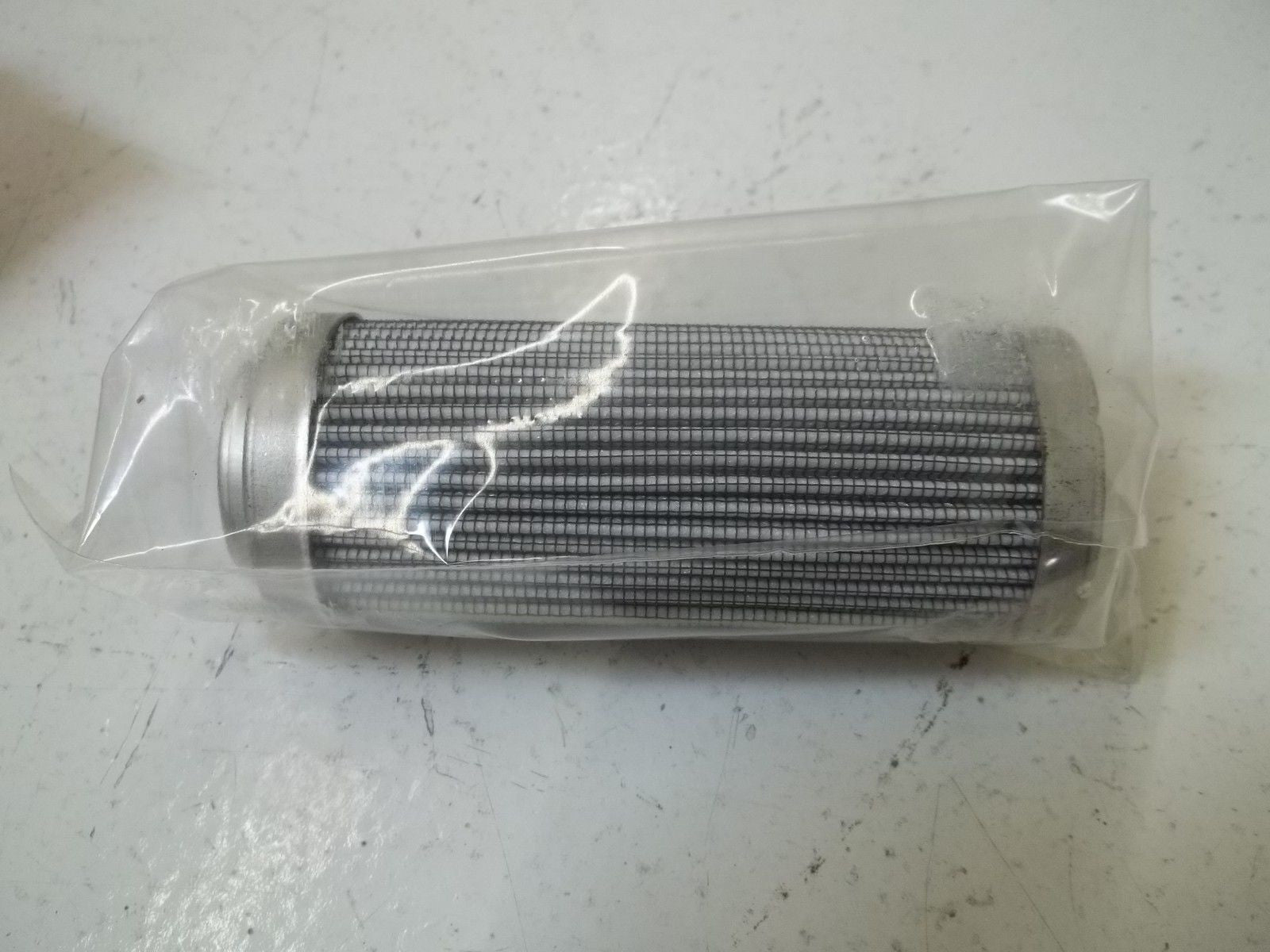 LOT OF 4 EATON V3041B1C10 FILTER ELEMENT *NEW IN BOX*