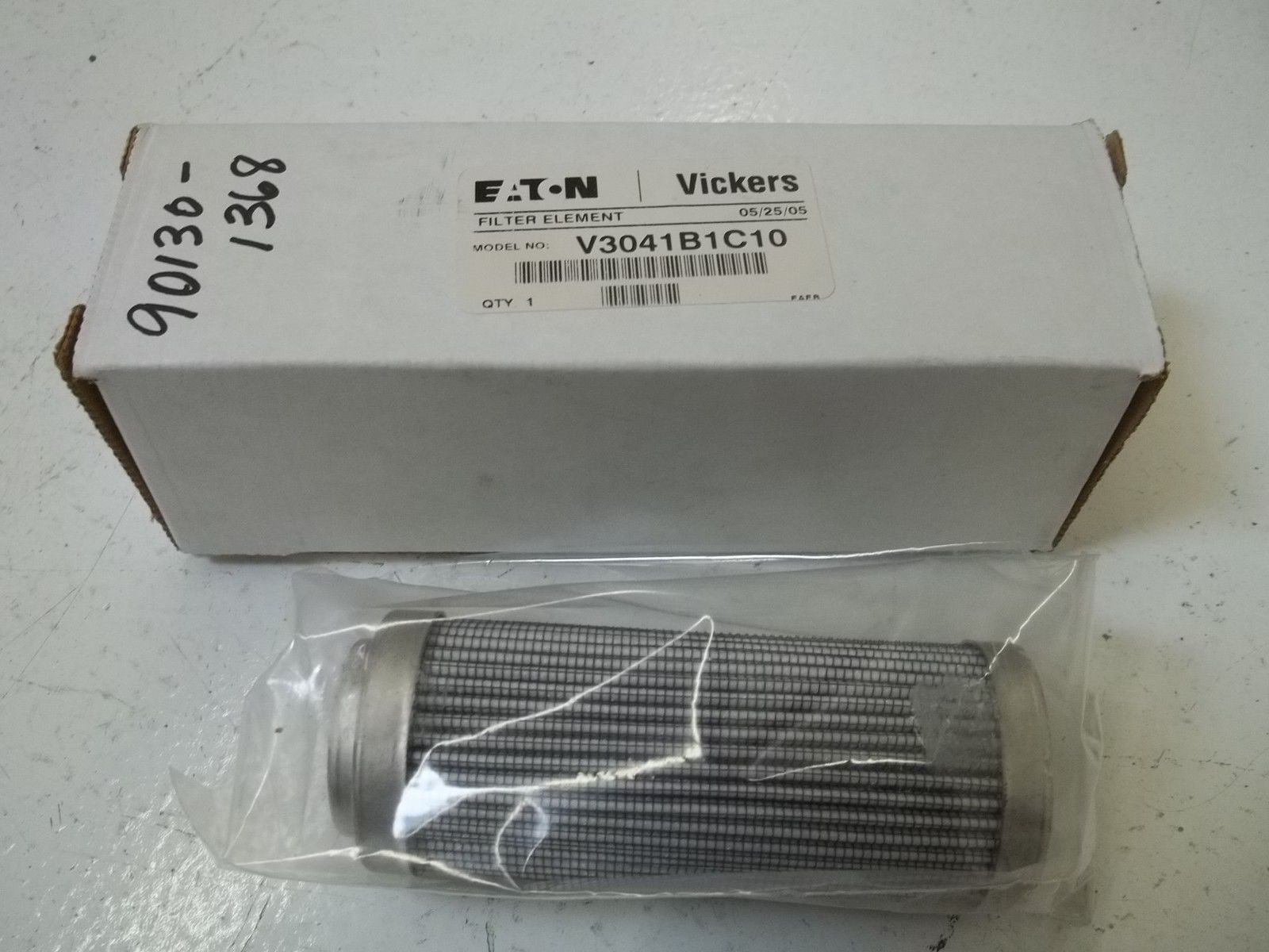 LOT OF 4 EATON V3041B1C10 FILTER ELEMENT *NEW IN BOX*