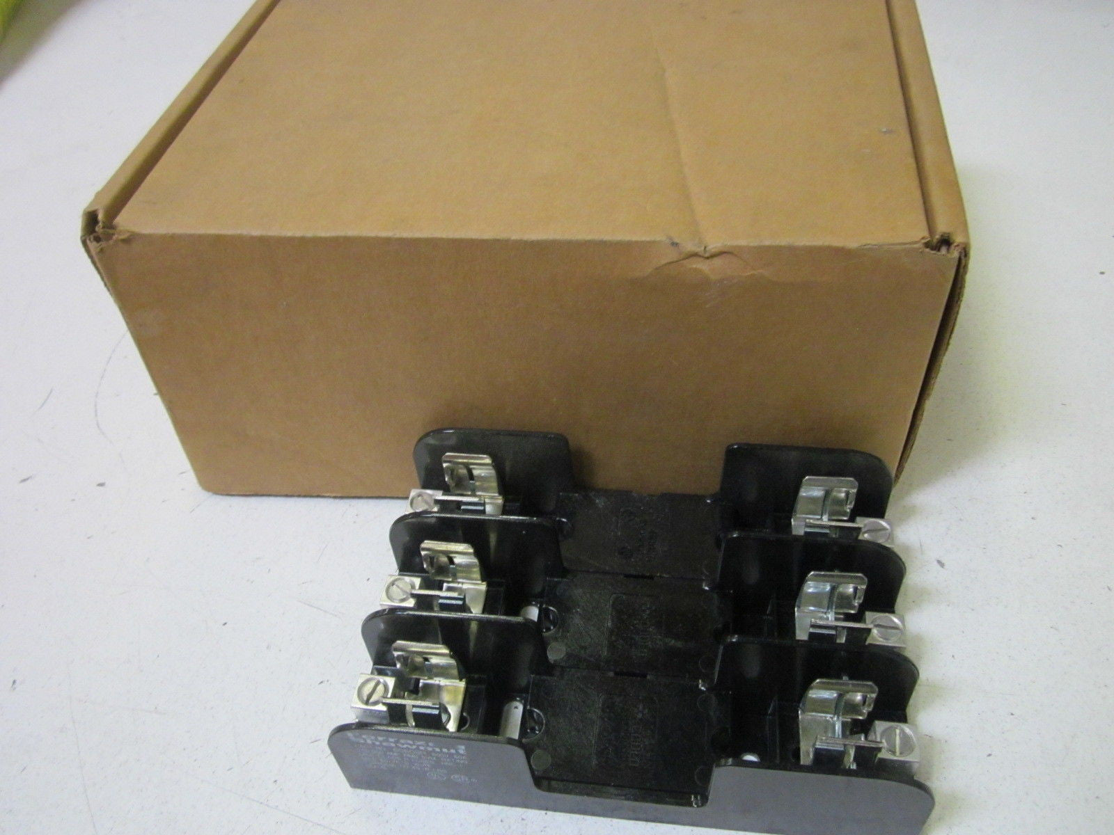 LOT OF 4 FERRAZ SHAWMUT 60608R FUSE BLOCK *NEW IN BOX*