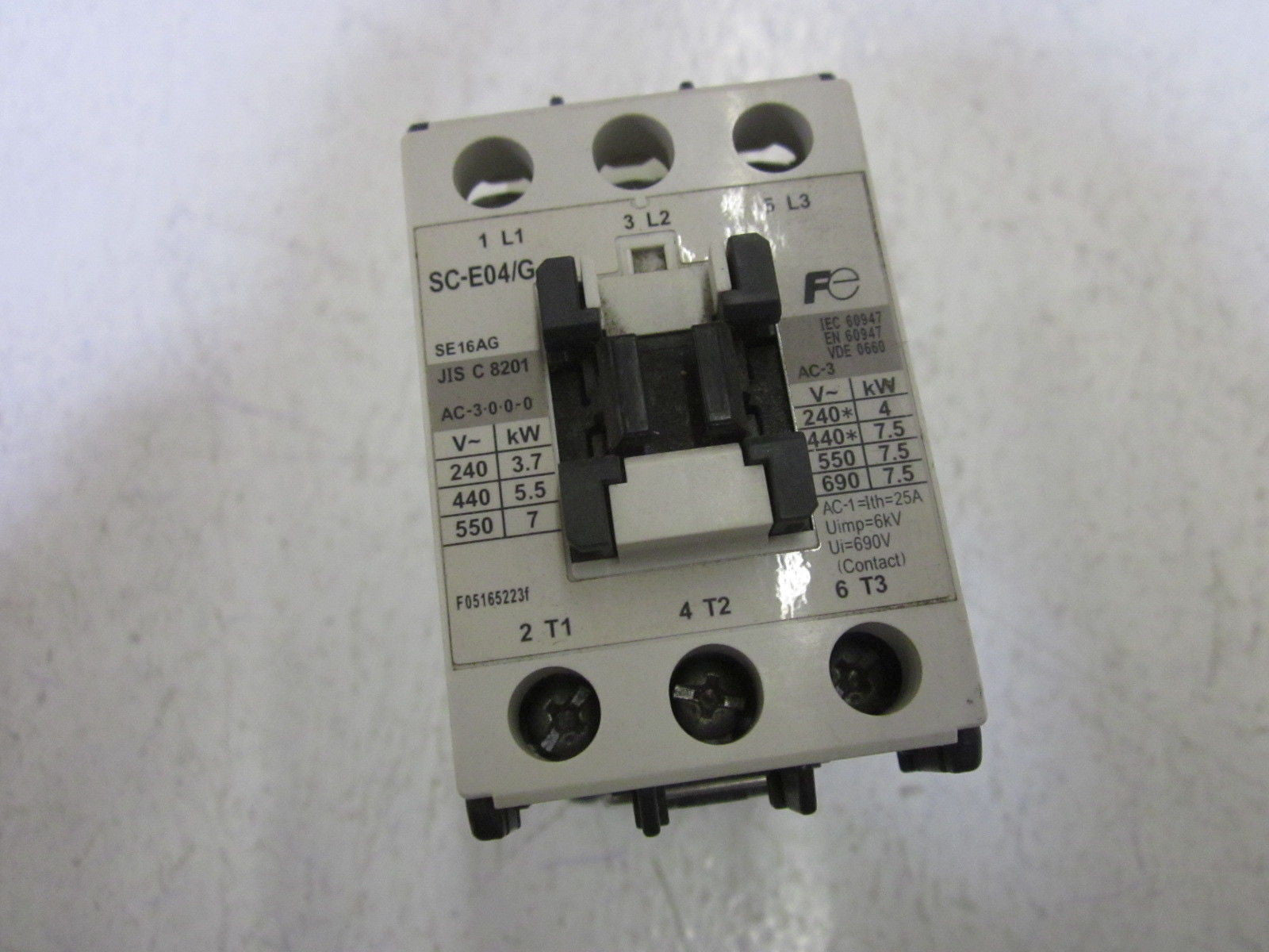 FUJI ELECTRIC SC-E04/G CONTACTOR 24V *USED*