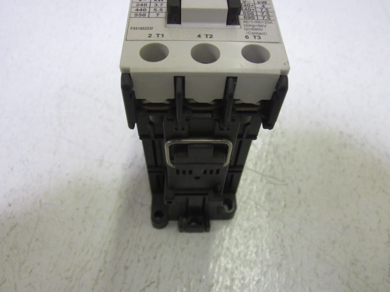 FUJI ELECTRIC SC-E04/G CONTACTOR 24V *USED*