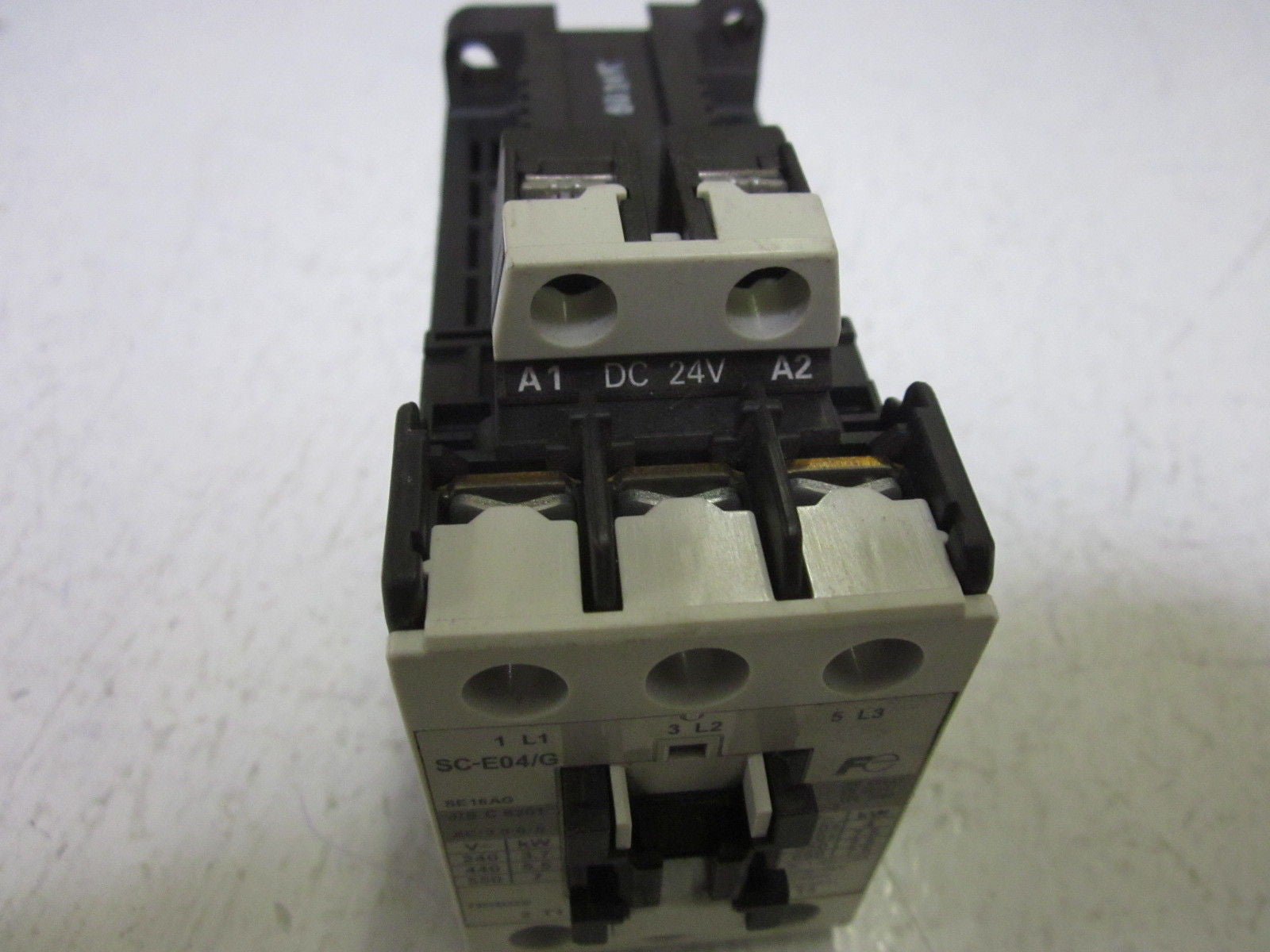FUJI ELECTRIC SC-E04/G CONTACTOR 24V *USED*