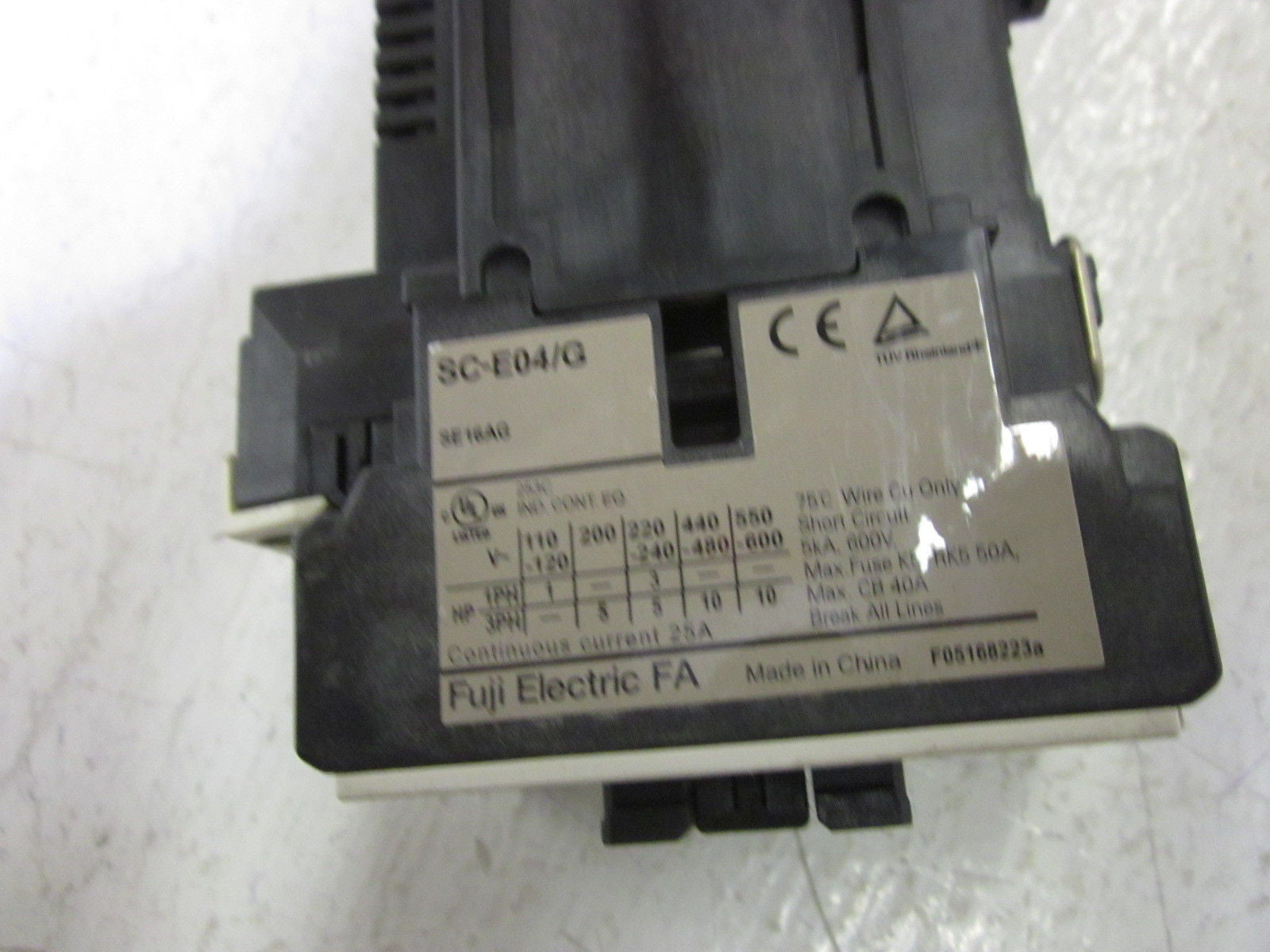 FUJI ELECTRIC SC-E04/G CONTACTOR 24V *USED*