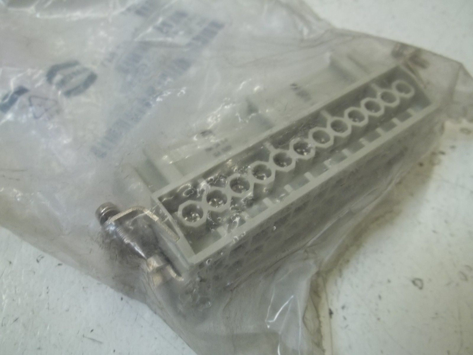LOT OF 4 HARTING HAN24E-BU-S (25-28) MALE INSERT CONNECTOR*NEW IN A FACTORY BAG*