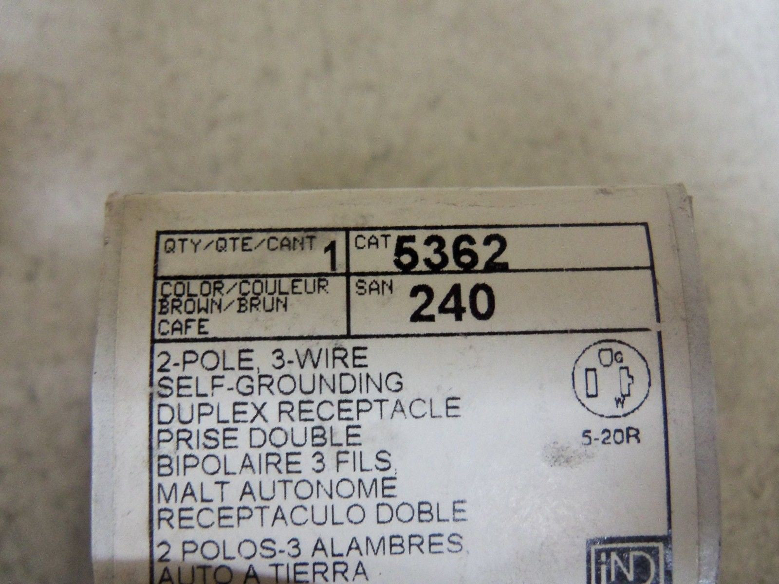 LOT OF 4 LEVITON 2 POLE 3-WIRE 5362 DUPLEX RECEPTACLE *NEW IN BOX*