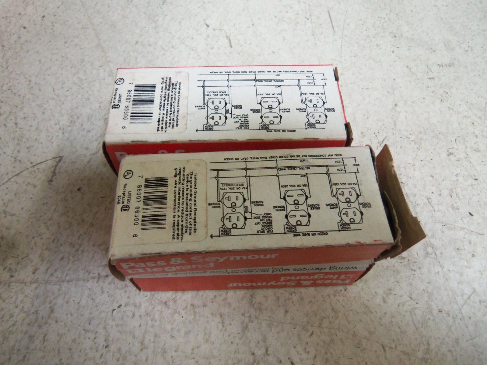 LOT OF 4 PASS & SEYMOUR IG6300 DUPLEX RECEPTACLE *NEW IN BOX*