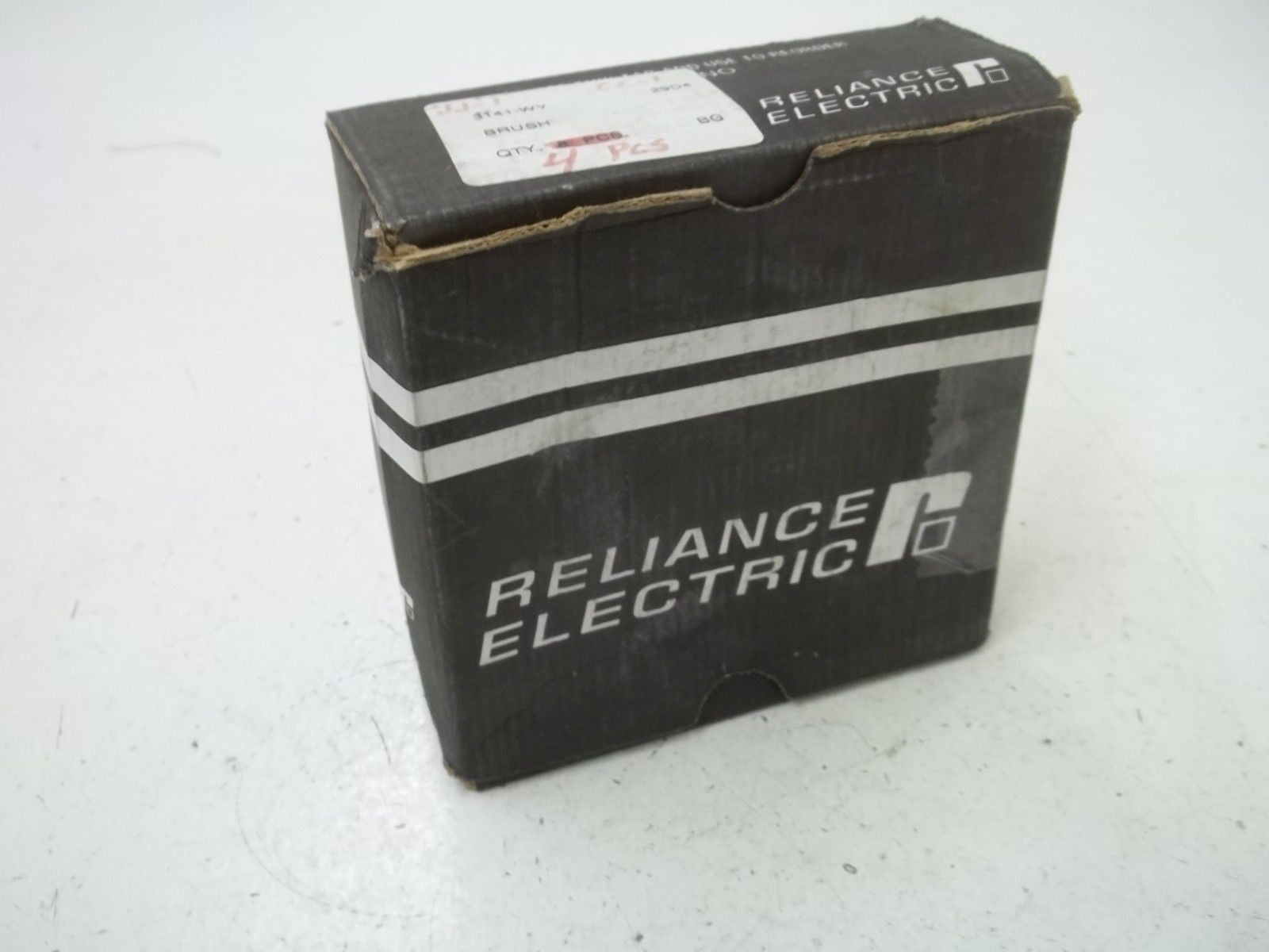 LOT OF 4 RELIANCE ELECTRIC 3141-WY CARBON MOTOR BRUSH *NEW IN BOX*