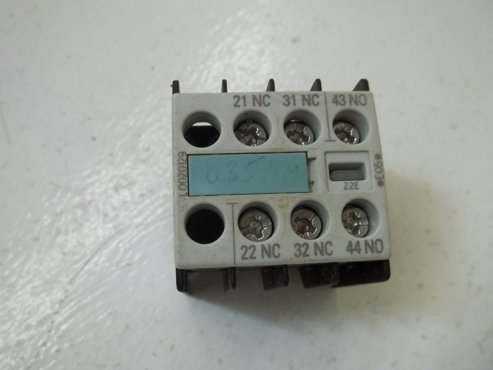 LOT OF 4 SIEMENS 3RH1911-1HA12 *USED*