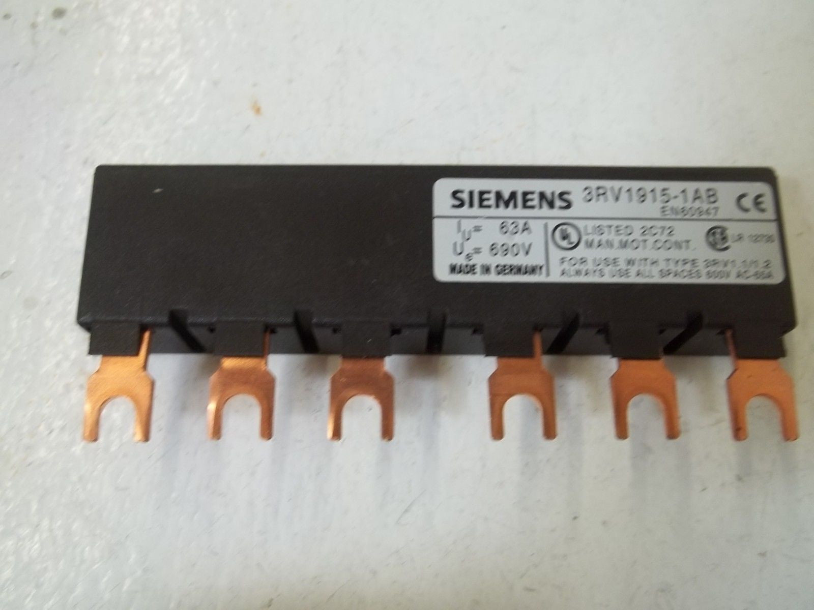 LOT OF 4 SIEMENS 3RV1915-1AB  2LINE SIDE FEEDER 45MM SPACING *NEW NO BOX*