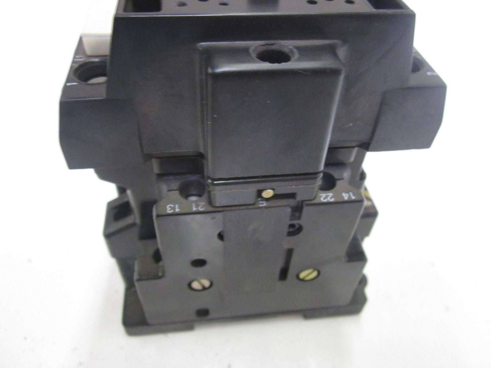LOT OF 4 SIEMENS 3TC4417-0B *USED*