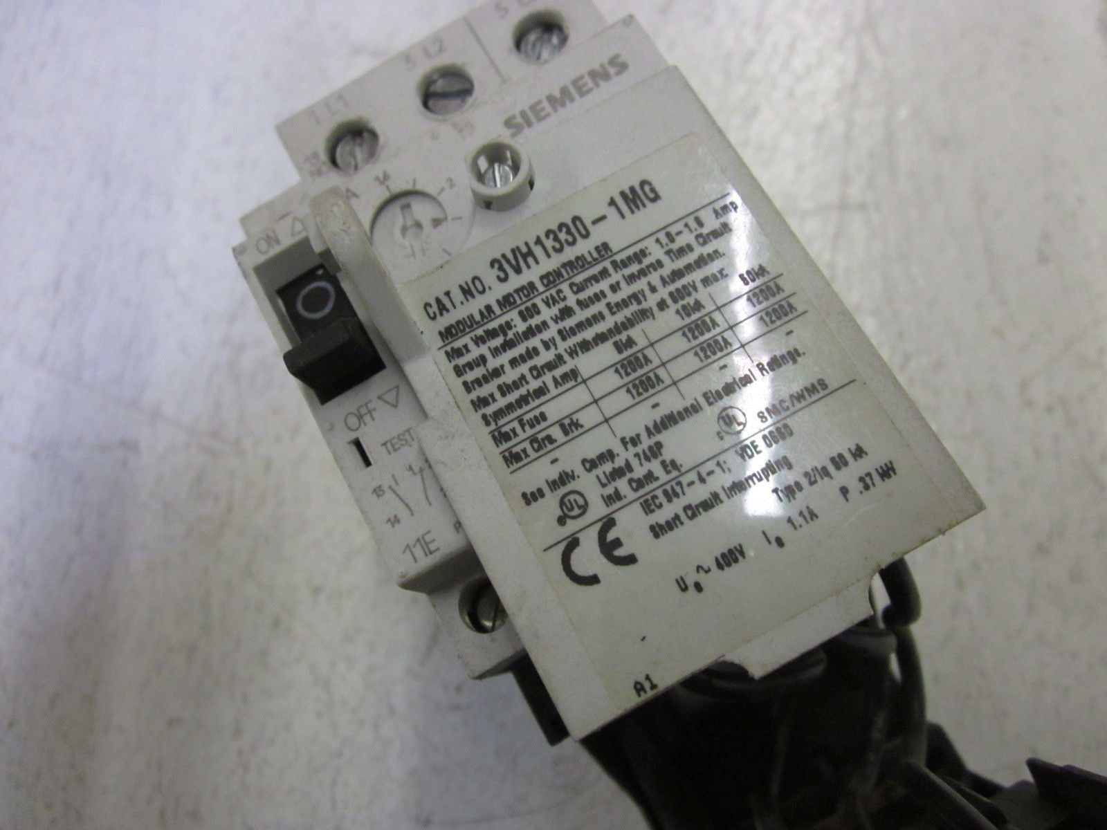 LOT OF 4 SIEMENS 3VH1330-1MG MOTOR CONTROLLER 400V  / 3TF3000-0B 24V *USED*
