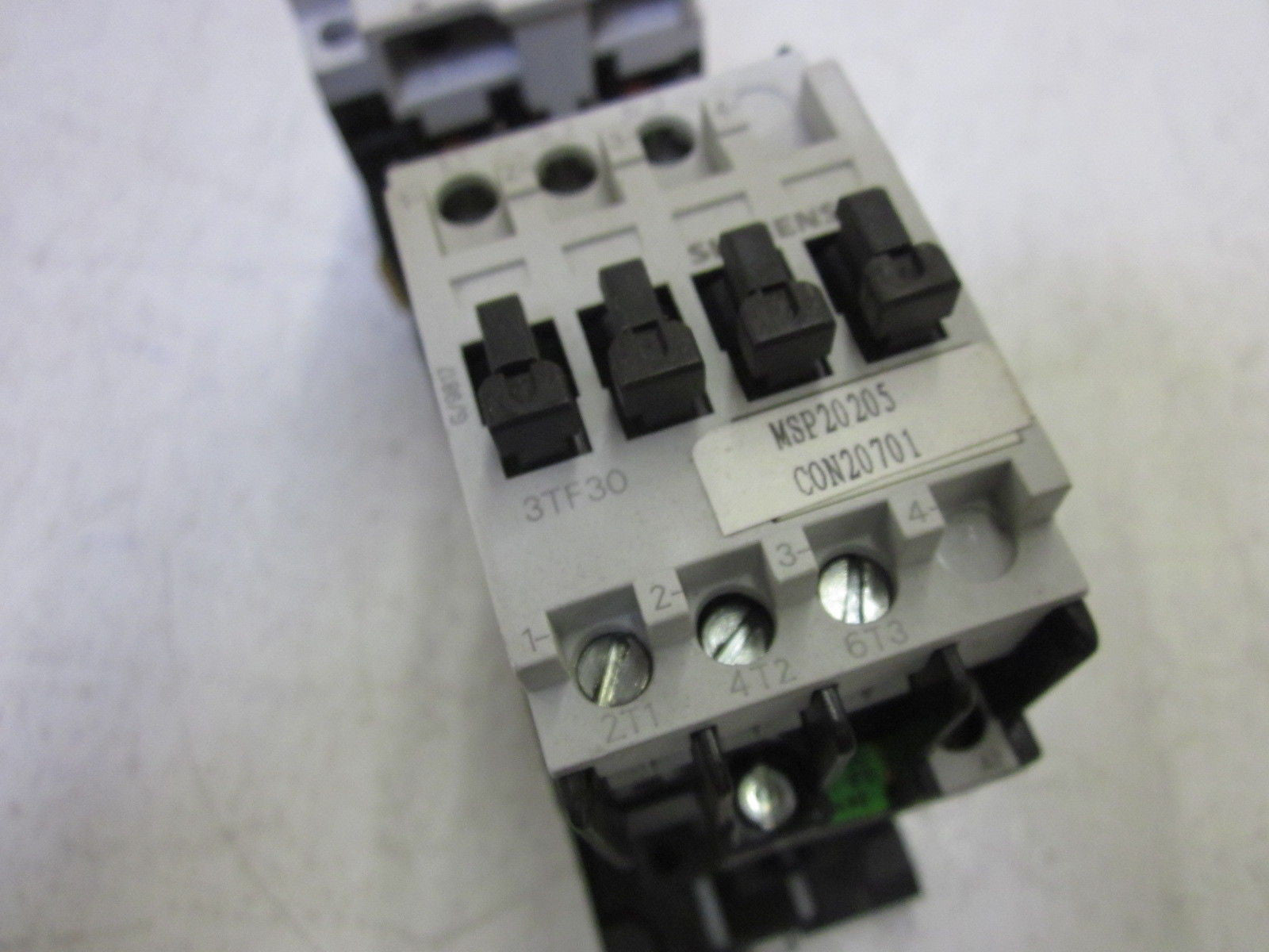 LOT OF 4 SIEMENS 3VH1330-1MG MOTOR CONTROLLER 400V  / 3TF3000-0B 24V *USED*