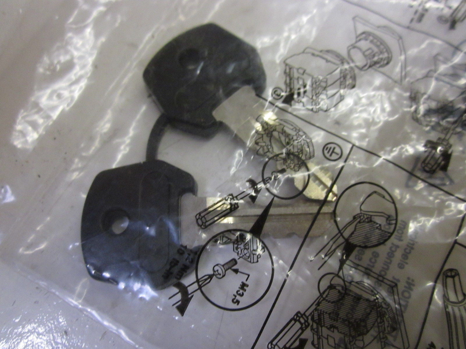 LOT OF 4 SPRECHNER + SCHUH D7-AKR3802 *NEW IN A FACTORY BAG*