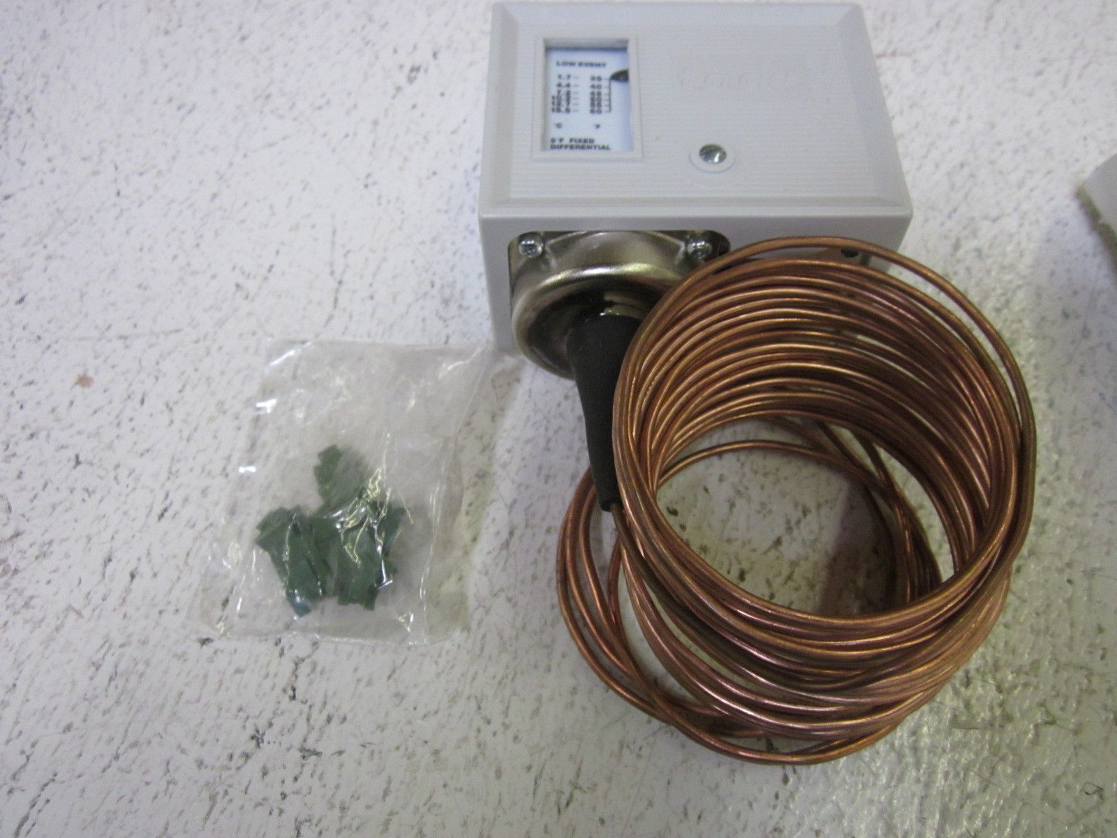 LOT OF 4 TAC, LLC TC-5232 LOW TEMP AUTOMATIC RESET *NEW IN BOX*
