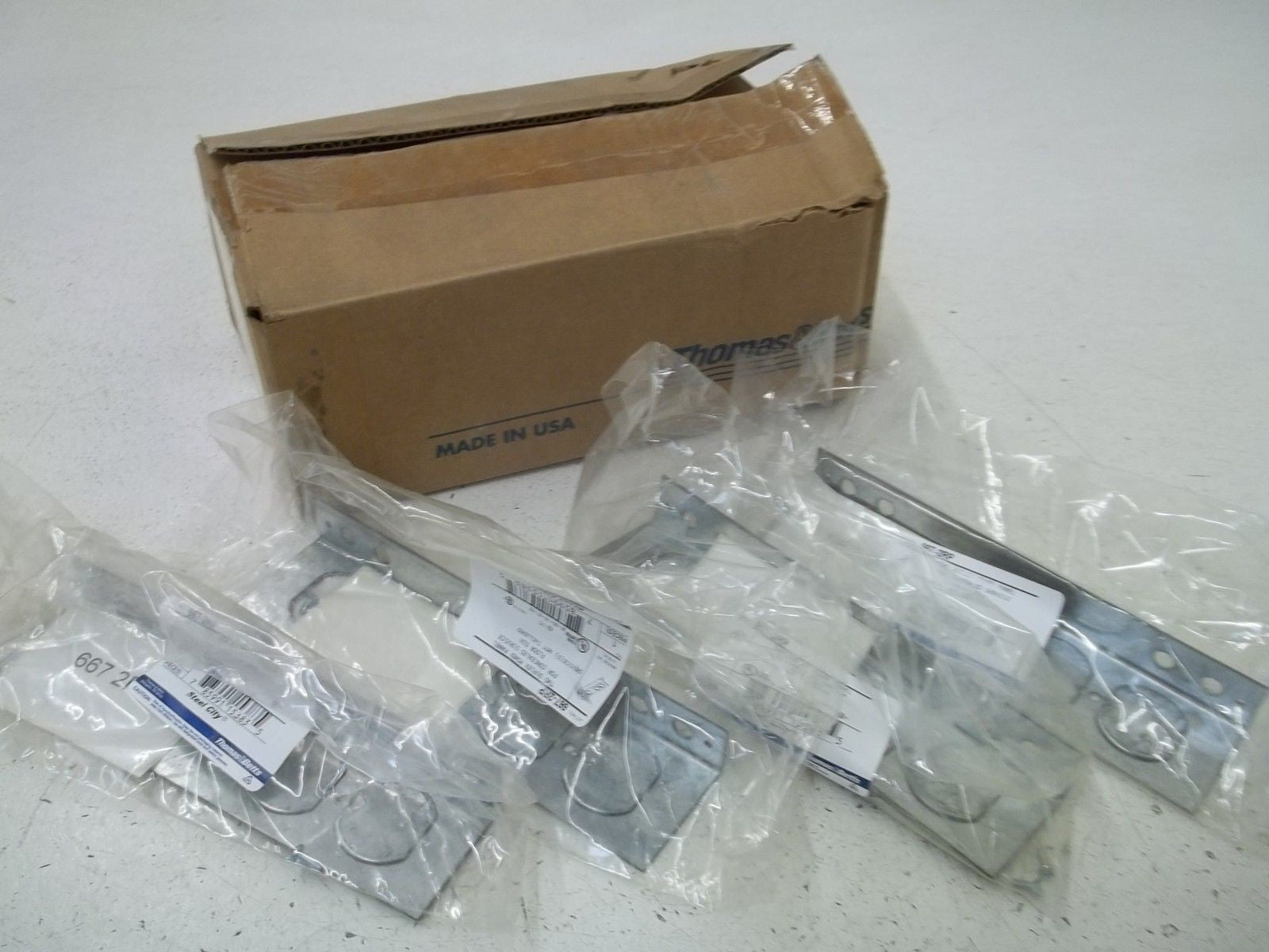 LOT OF 4 THOMAS & BETTS 667-2RP 2-DUPLEX POWER PANEL *NEW IN BOX*