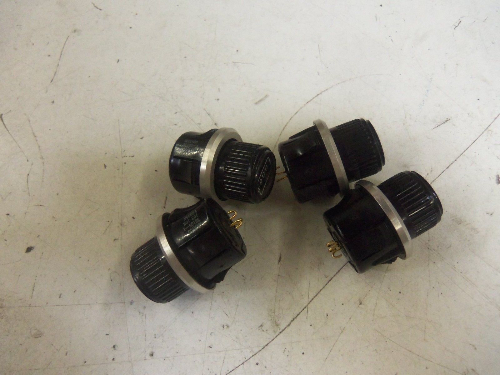 LOT OF 4 V8935X *USED*