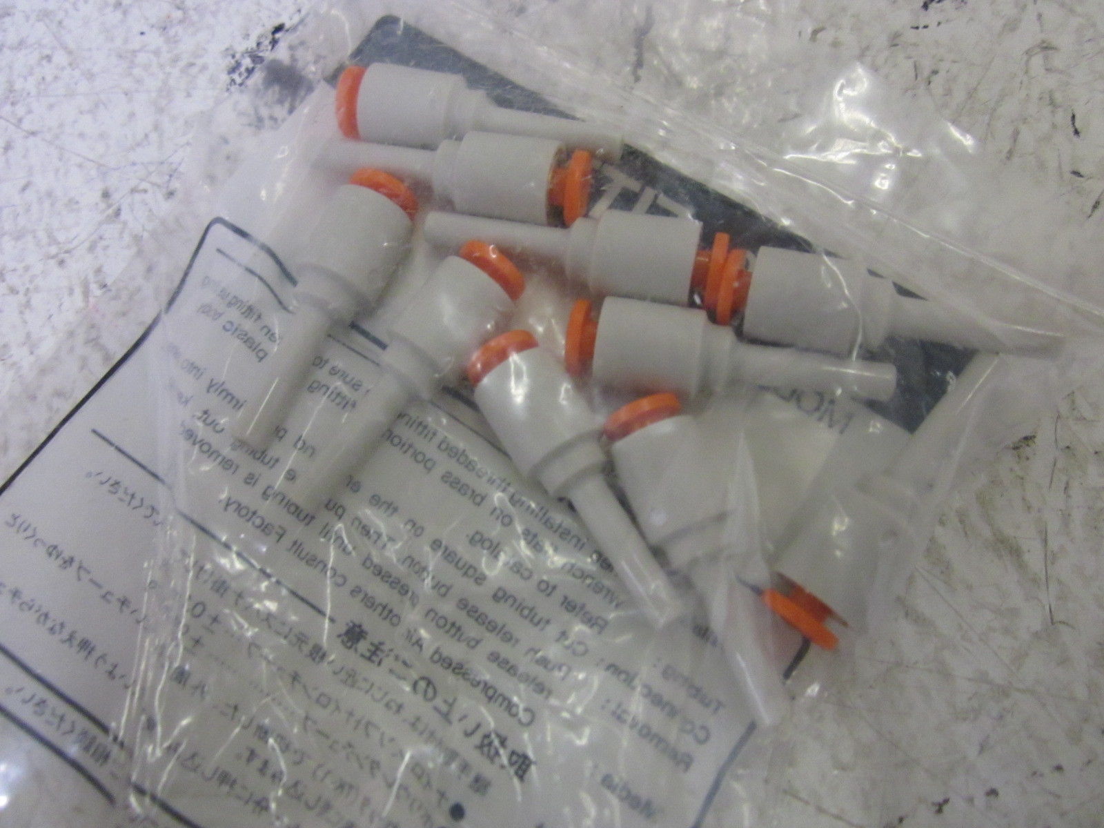 LOT OF 50 SMC KQ2R01-02 FITTINGS * NEW IN A FACTORY BAG *