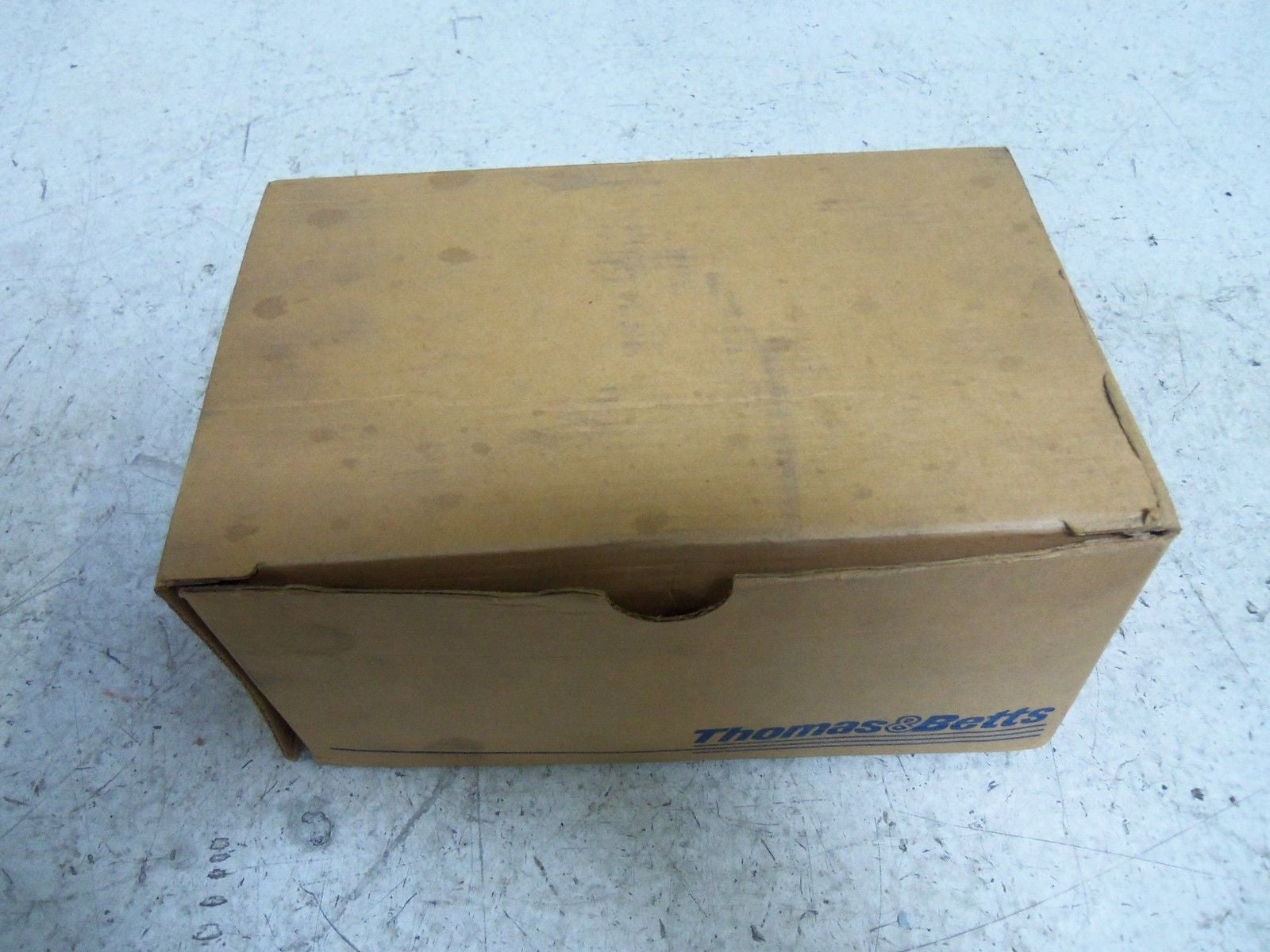 LOT OF 50 THOMAS & BETTS 3871-TB GROUND BUSHING *NEW IN BOX*