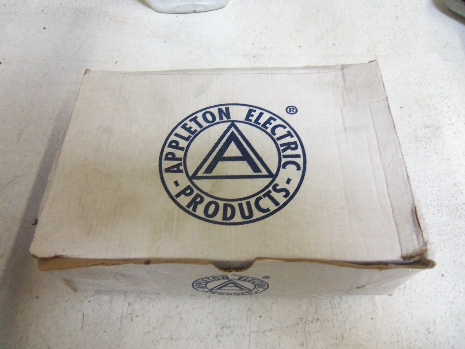 LOT OF 5 APPLETON APPEYM-100 CONDUIT *NEW IN BOX*