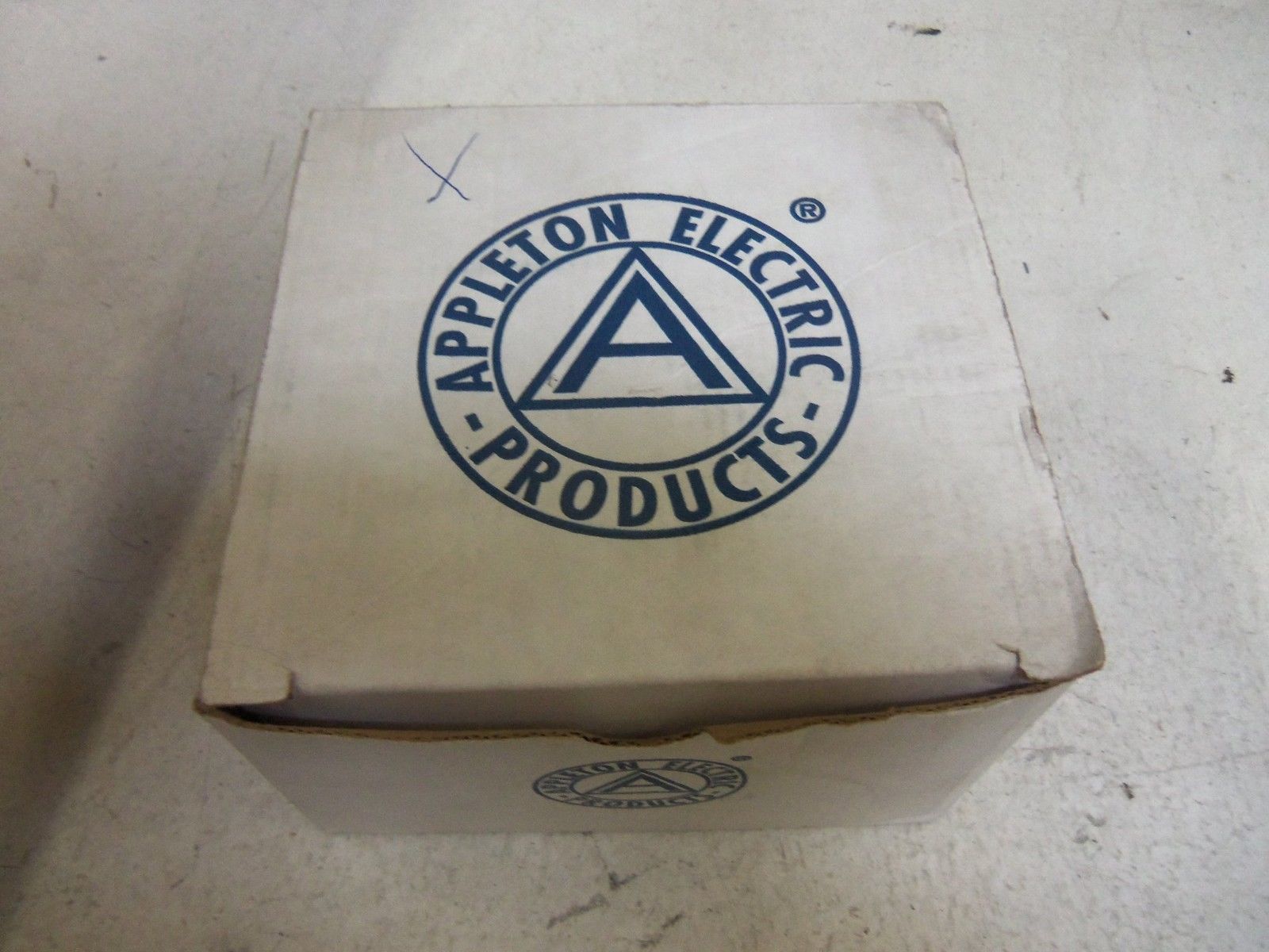 LOT OF 5 APPLETON APPLL37 CONDUIT *NEW IN BOX*