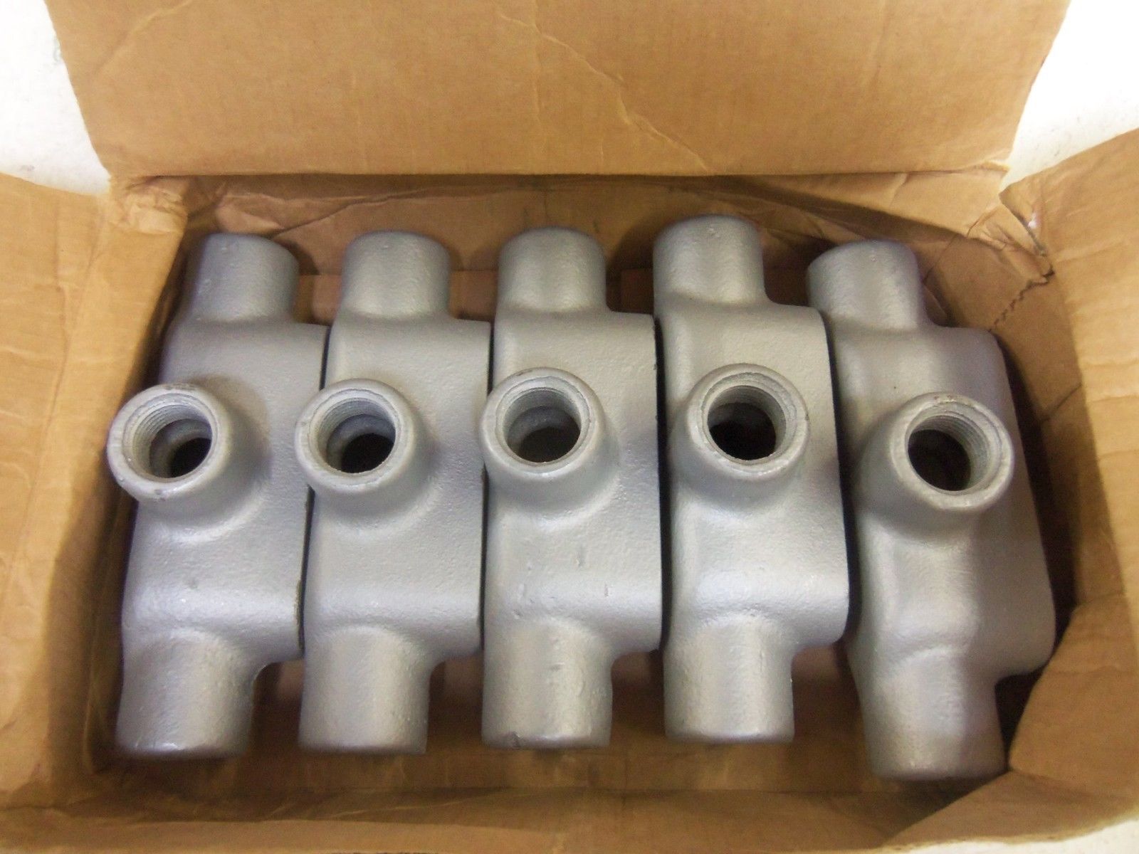 LOT OF 5 APPLETON APPT17 CONDUIT *NEW IN BOX*