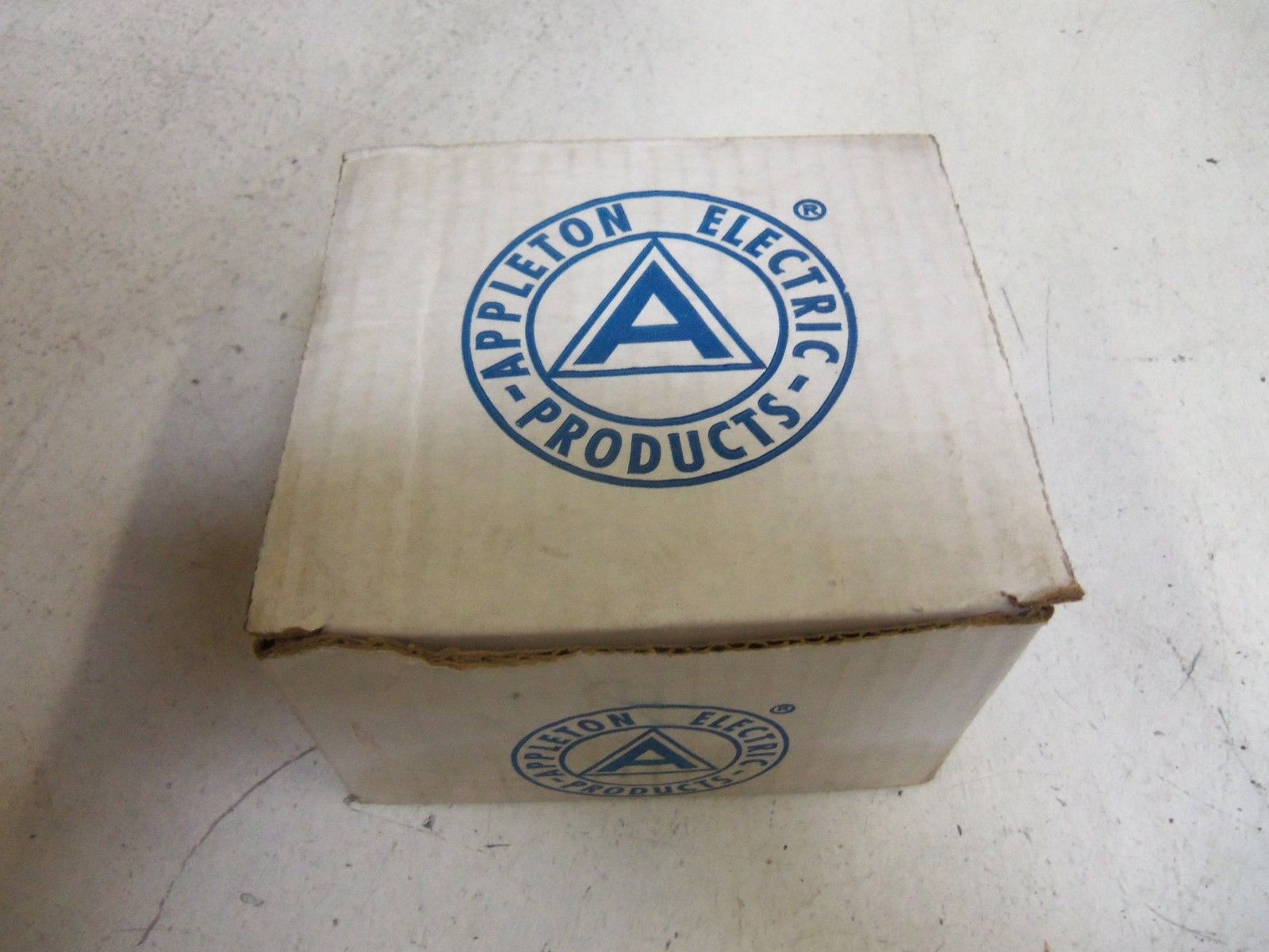 LOT OF 5 APPLETON GIB200L4AC CONDUIT *NEW IN BOX*