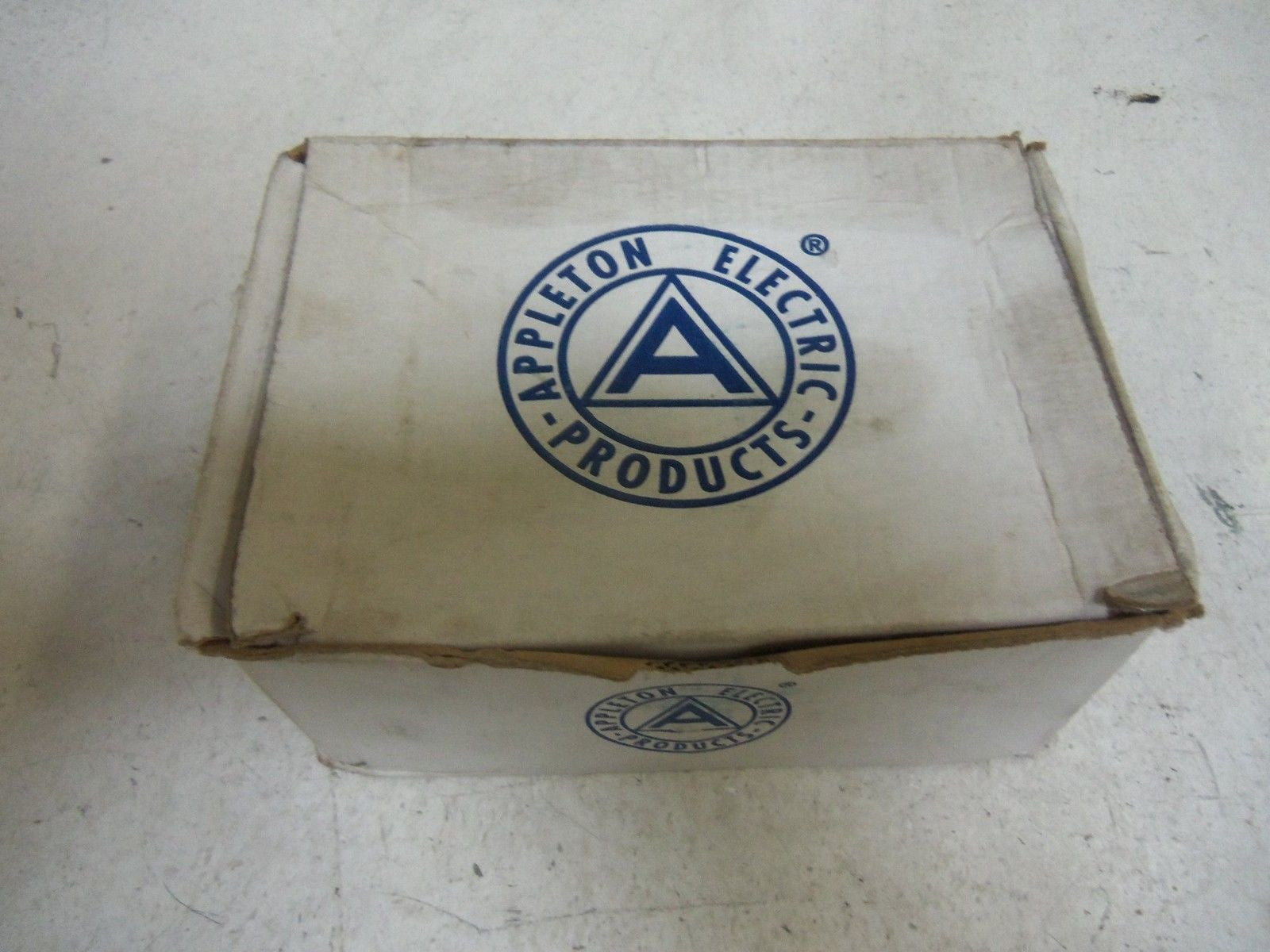 LOT OF 5 APPLETON HUB-125B CONDUIT *NEW IN BOX*