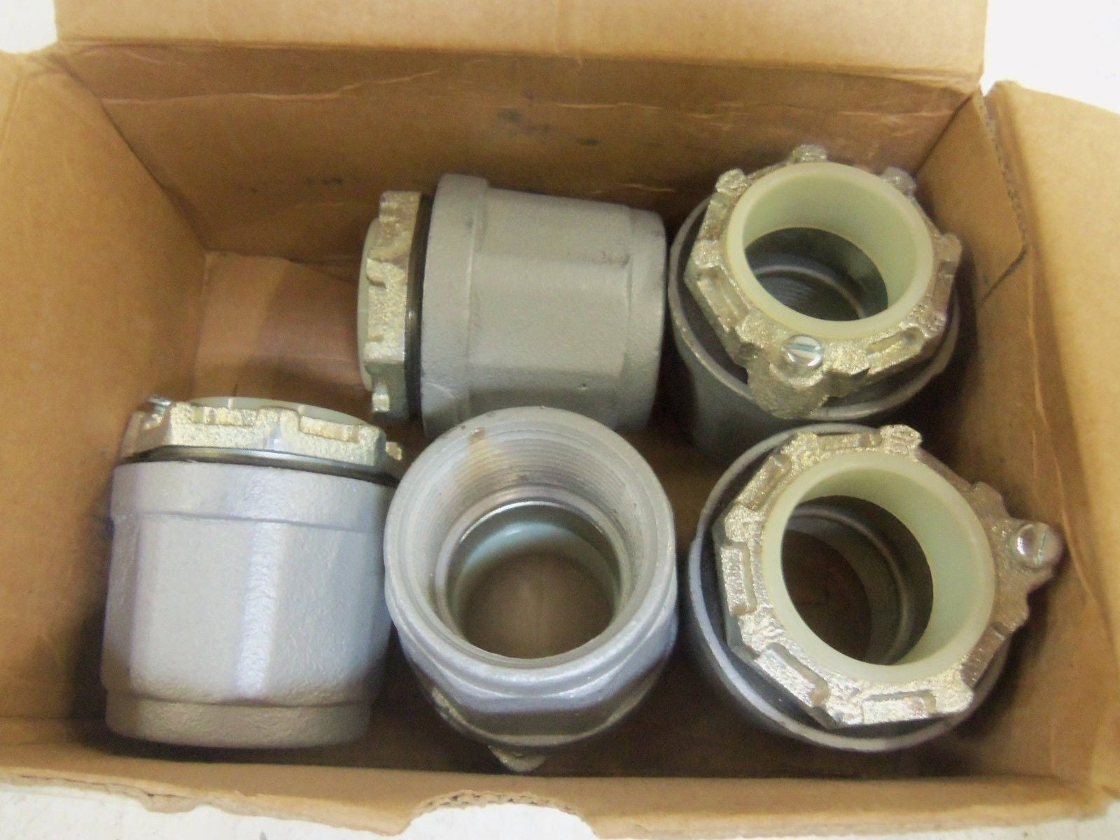 LOT OF 5 APPLETON HUB-125B CONDUIT *NEW IN BOX*