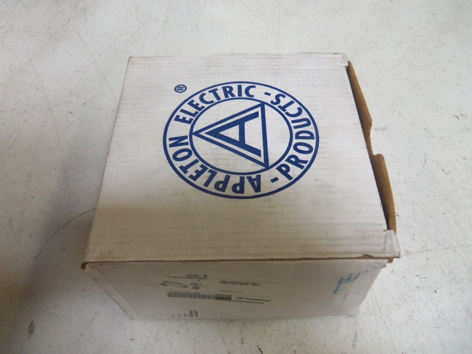 LOT OF 5 APPLETON LR100-M CONDUIT *NEW IN BOX*