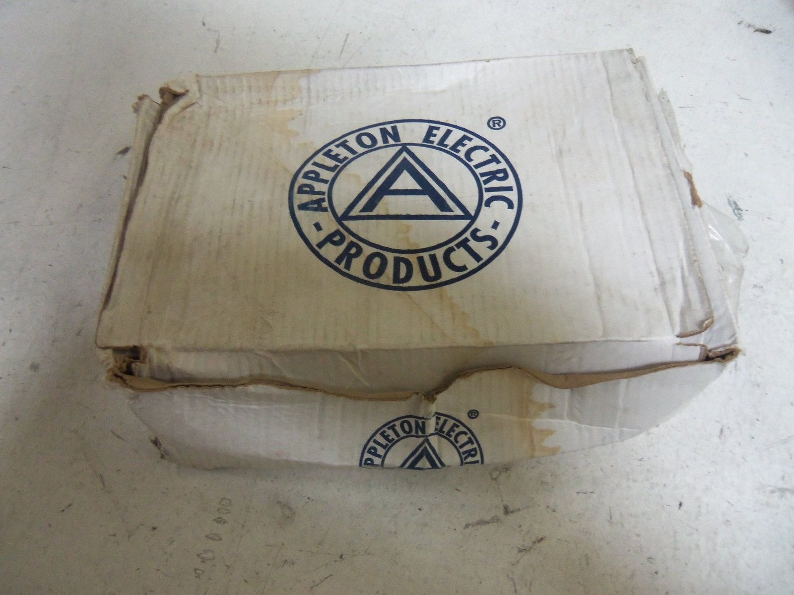 LOT OF 5 APPLETON TB75-M CONDUIT *NEW IN BOX*