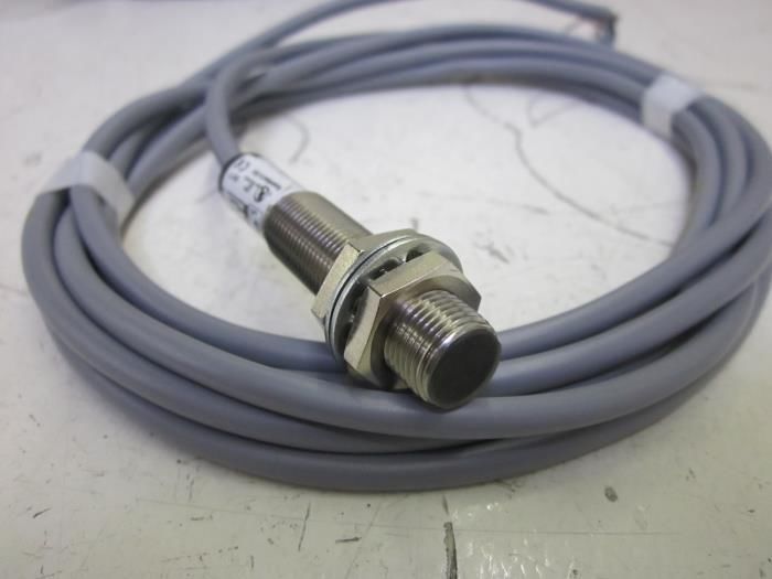 BALLUFF BES-516-325-BO-C-03 PROXIMITY SWITCH *NEW NO BOX*