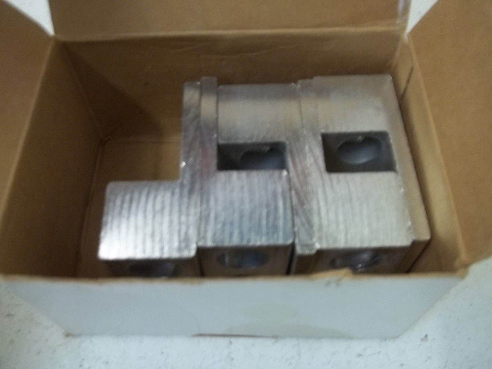 LOT OF 5 BLACKBURN ADR35-21 DUAL RATED CONNECTOR *NEW IN BOX*
