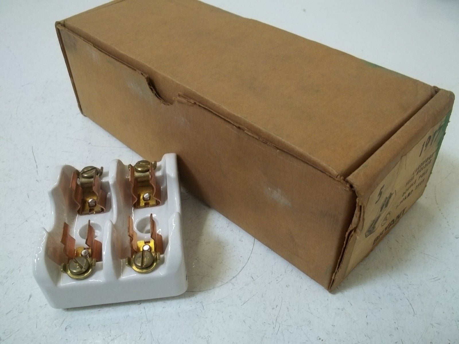 LOT OF 5 BRYANT 1917 CARTRIDGE FUSE HOLDER *NEW IN BOX*