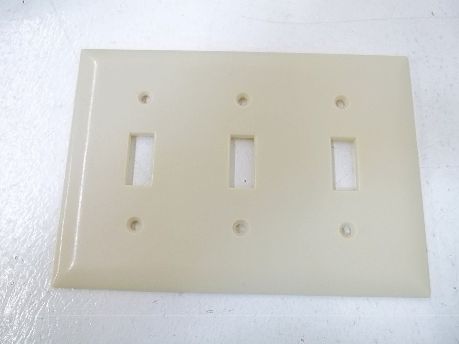 LOT OF 5 BRYANT 72073 THREE GANG SWITCH *NEW IN BOX*