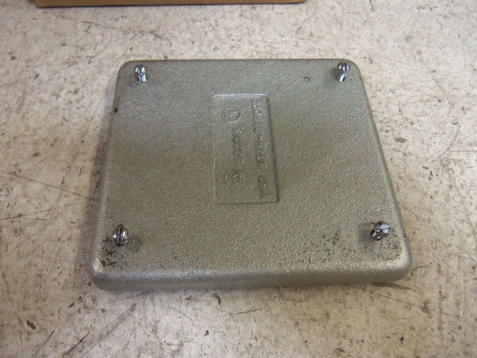 LOT OF 5 CROUSE-HINDS S1002G CONDUIT COVER *NEW IN BOX*