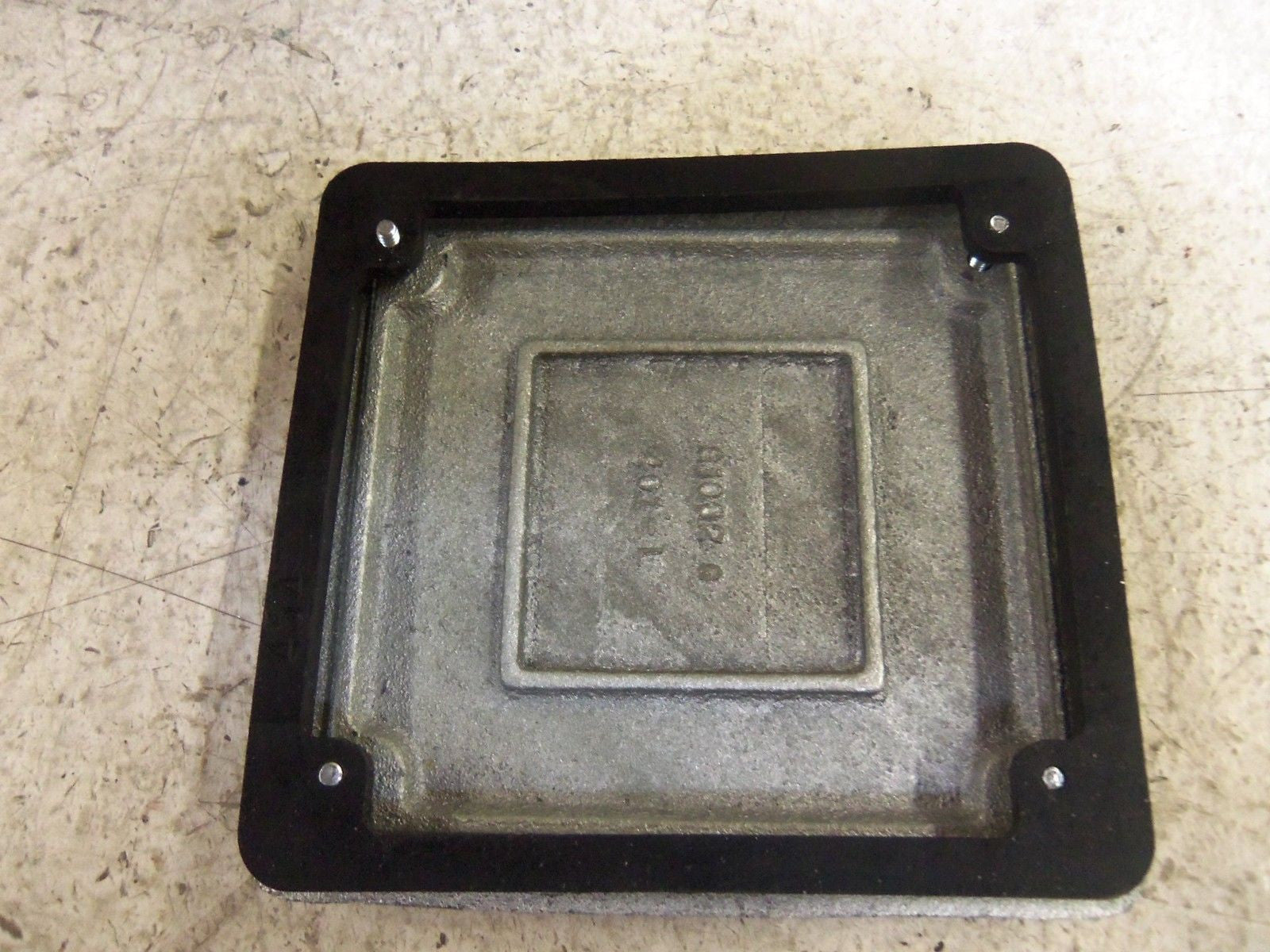 LOT OF 5 CROUSE-HINDS S1002G CONDUIT COVER *NEW IN BOX*