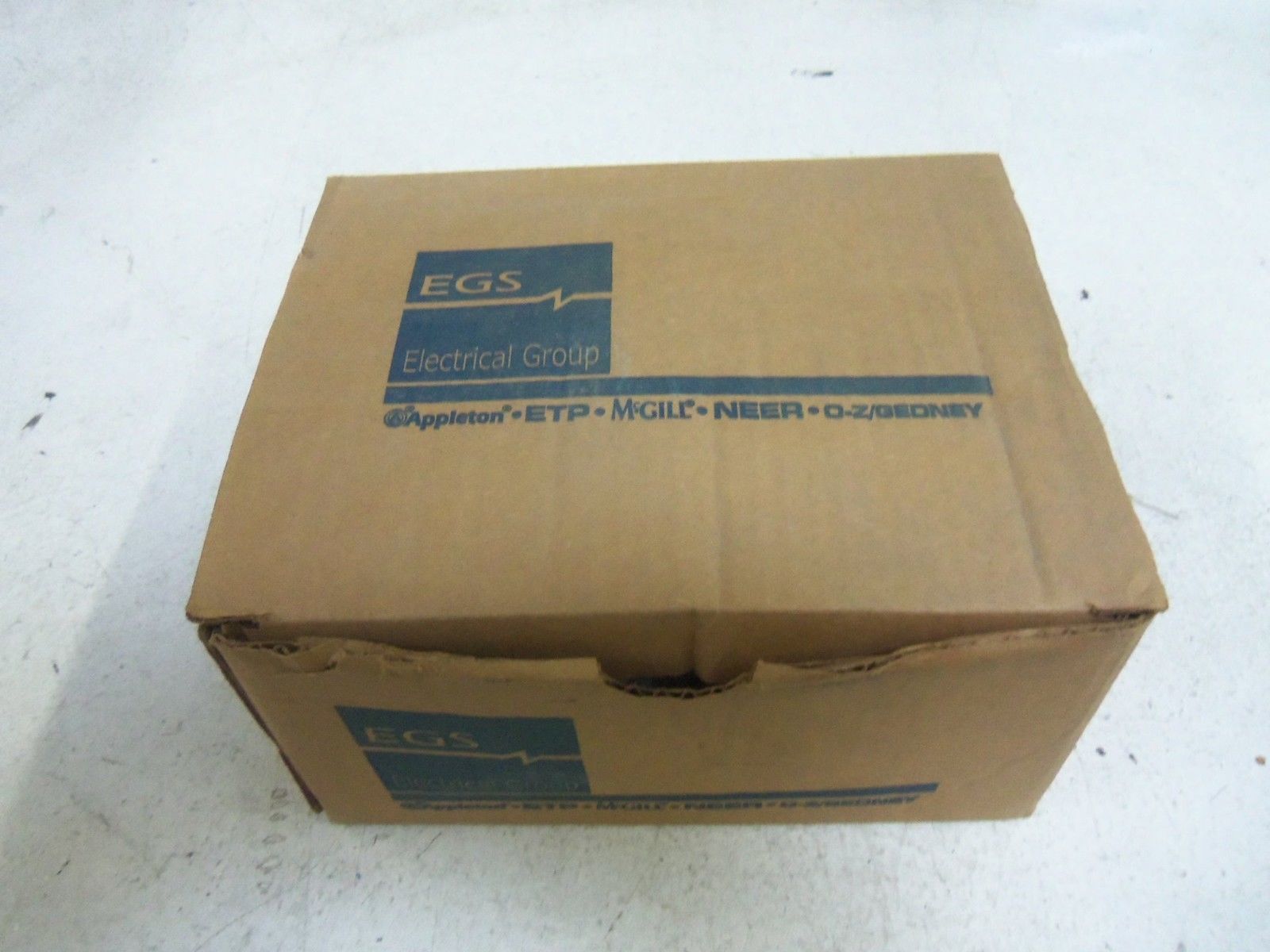 LOT OF 5 EGS EY-100 CONDUIT *NEW IN BOX*