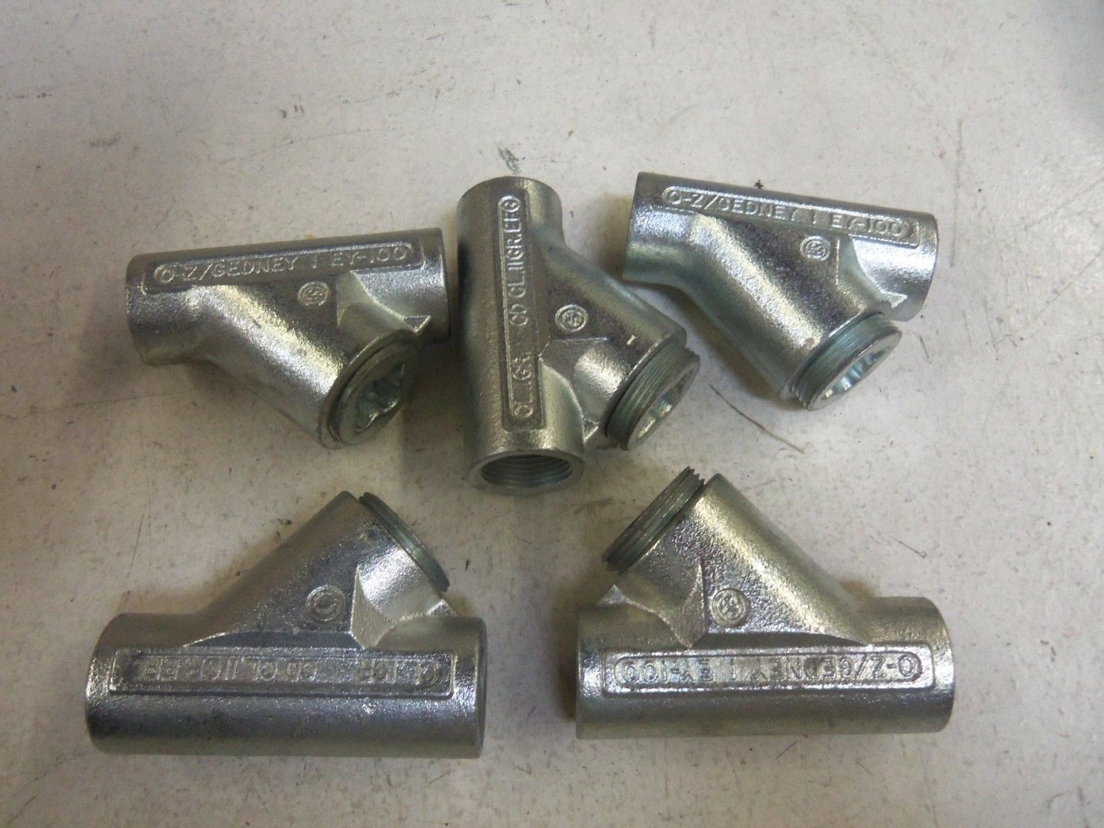 LOT OF 5 EGS EY-100 CONDUIT *NEW IN BOX*