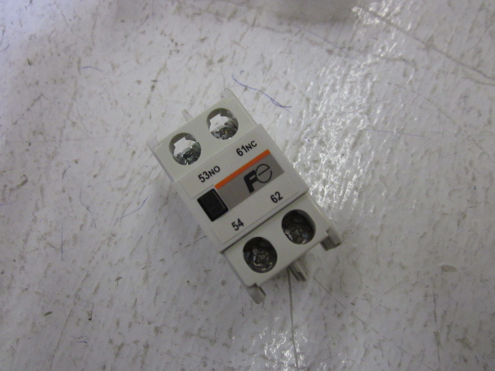 LOT OF 5 FUJI ELECTRIC SZ-A11/T CONTACT BLOCKS *NEW NO BOX*